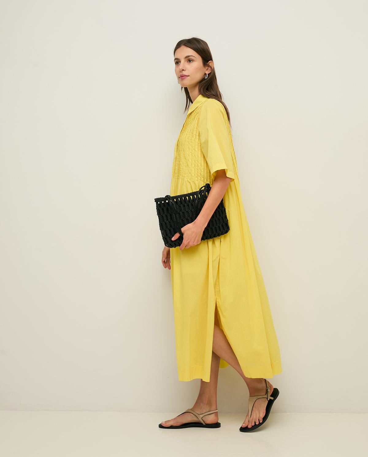 Yerse - Vestido largo con abertura lateral y botonera frontal.