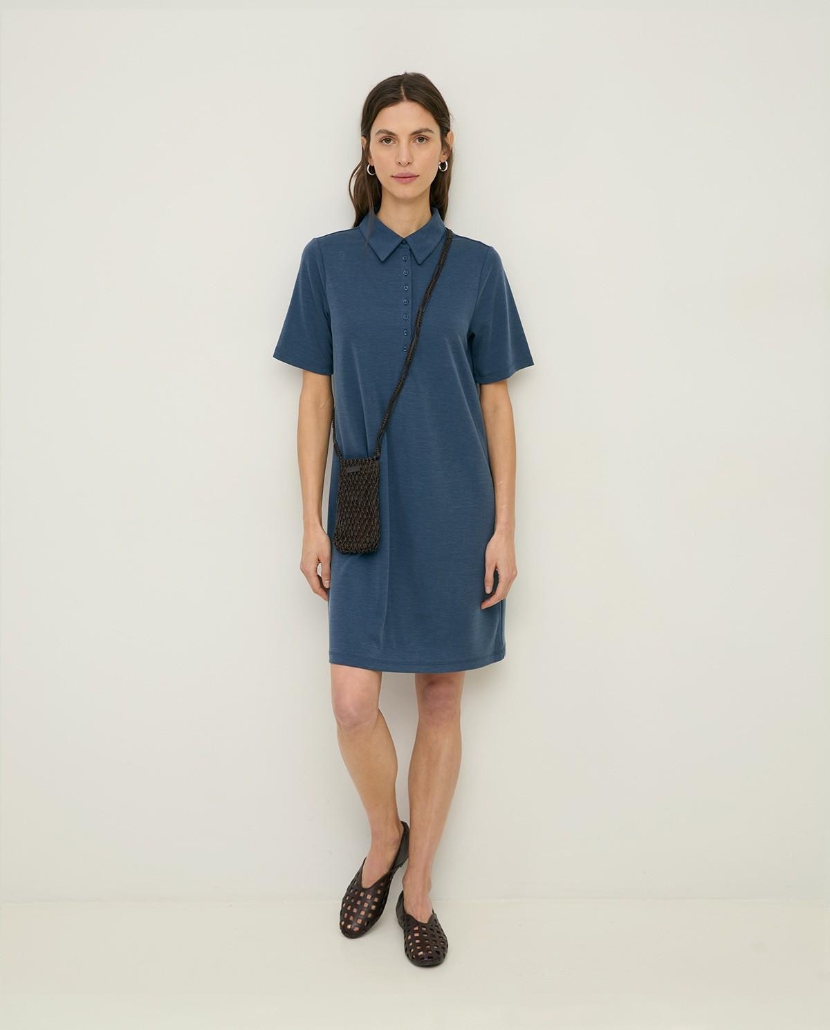 Yerse - Vestido corto con cuello polo.