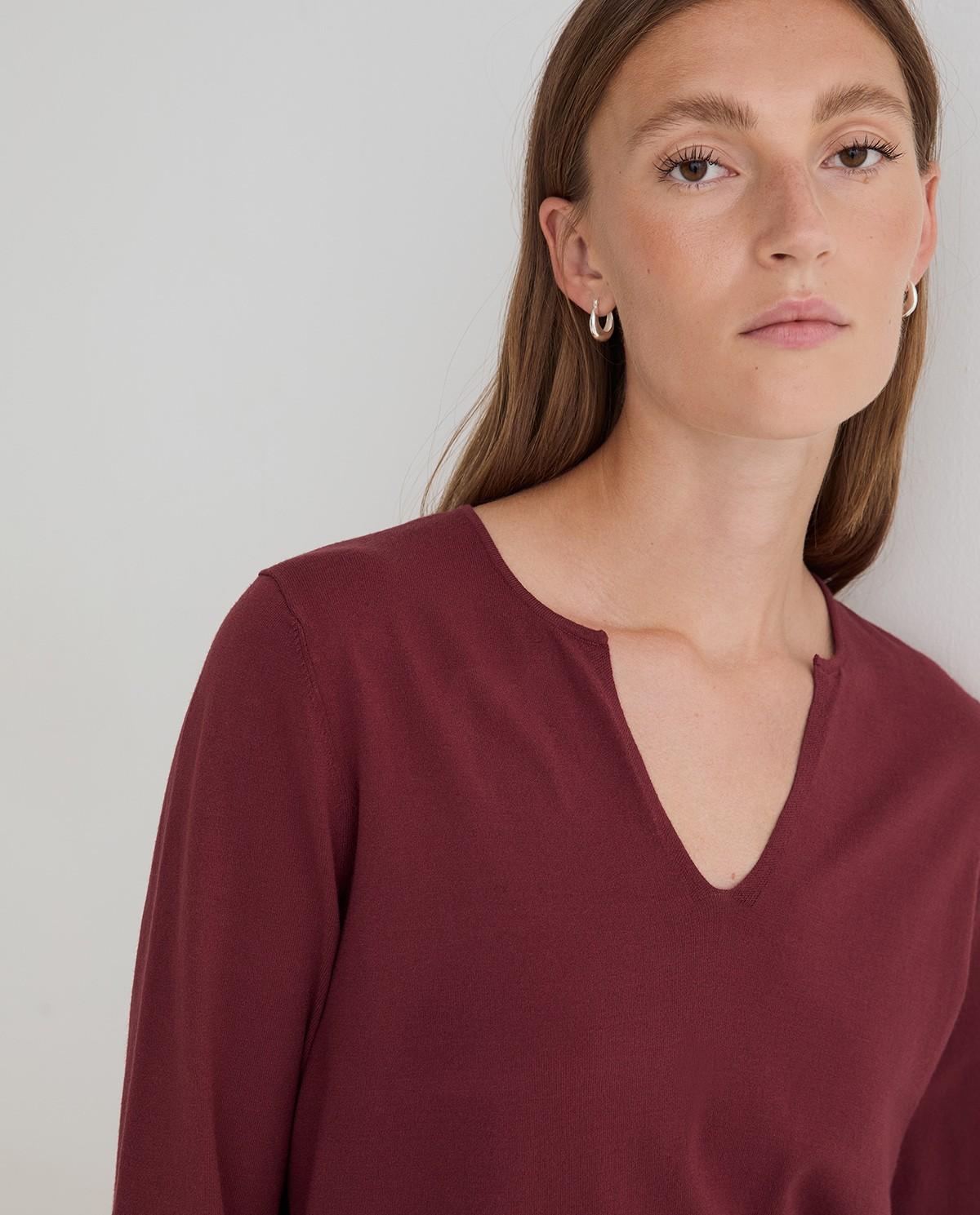 Jersey de mujer en punto fino con cuello pico - Yerse - Granate Granate-2