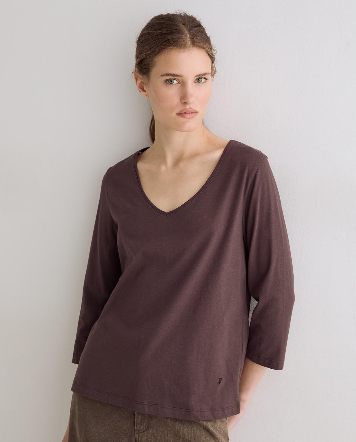 Camiseta básica de mujer con escote en pico de algodón orgánico - Yerse - Marrón oscuro Marrón oscuro-1