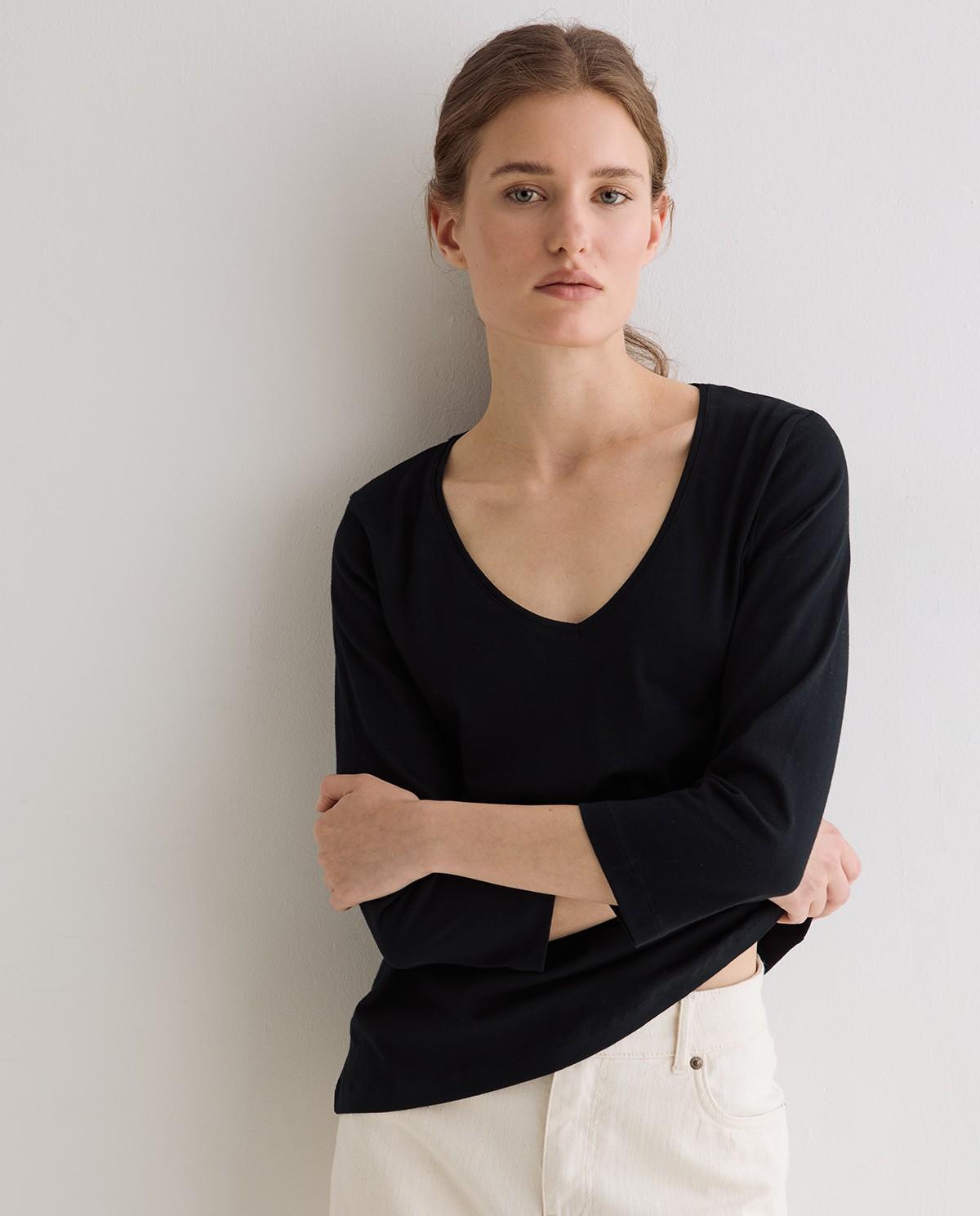 Camiseta básica de mujer con escote en pico de algodón orgánico - Yerse - Negro Negro-1