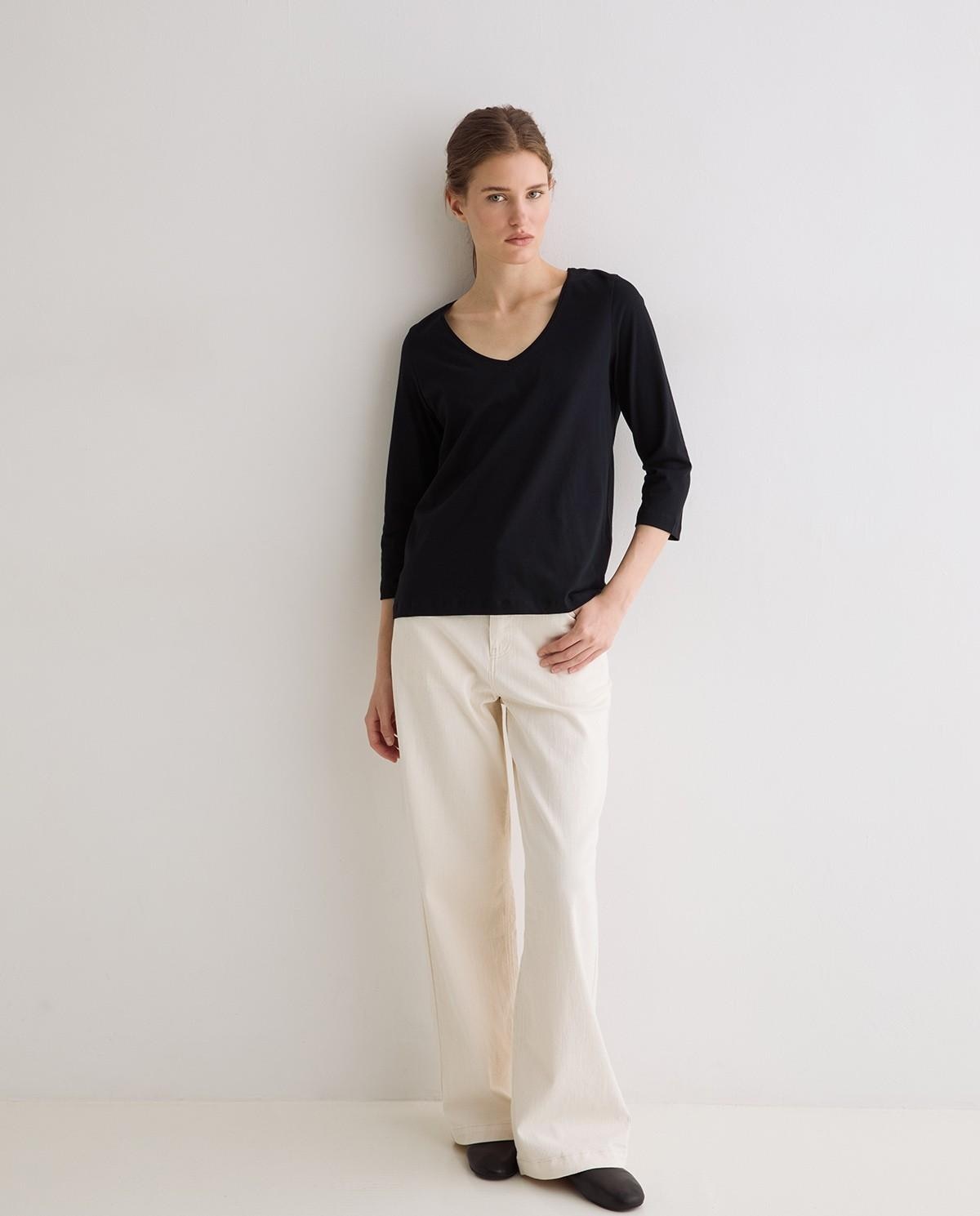 Camiseta básica de mujer con escote en pico de algodón orgánico - Yerse - Negro Negro-5