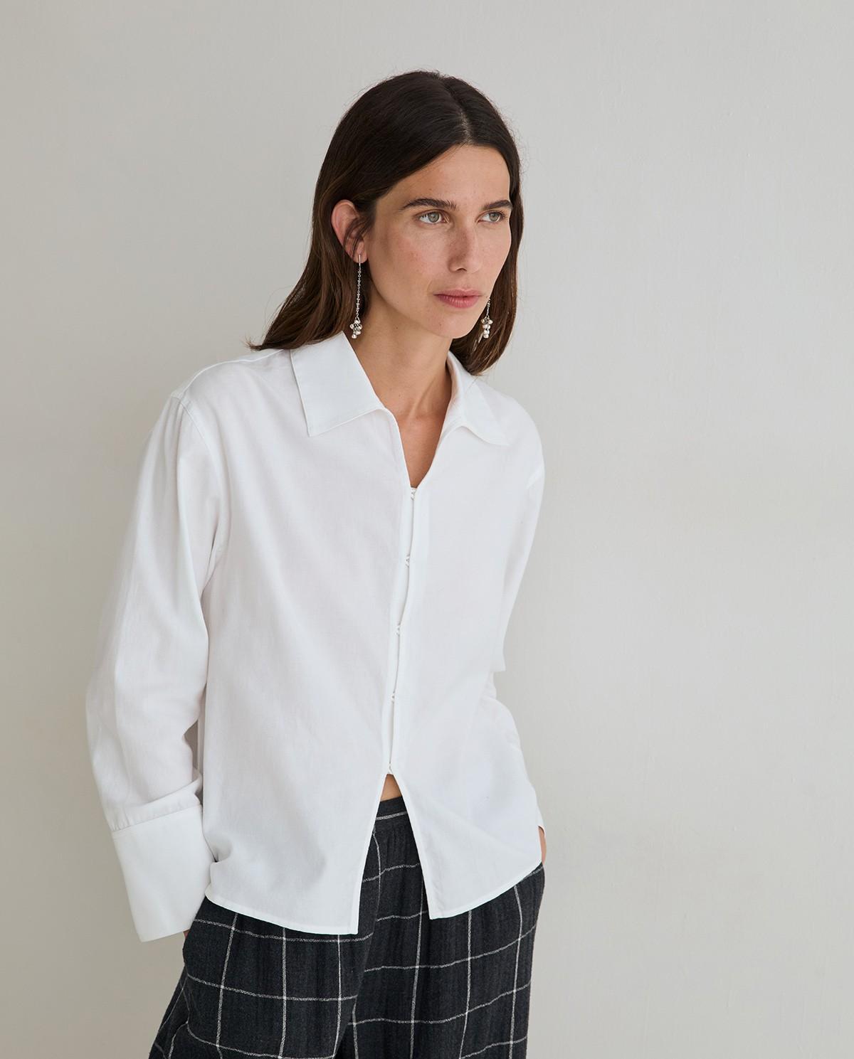 Imagen 1 de Camisa polo de mujer con cuello camisero y manga larga Blanco
