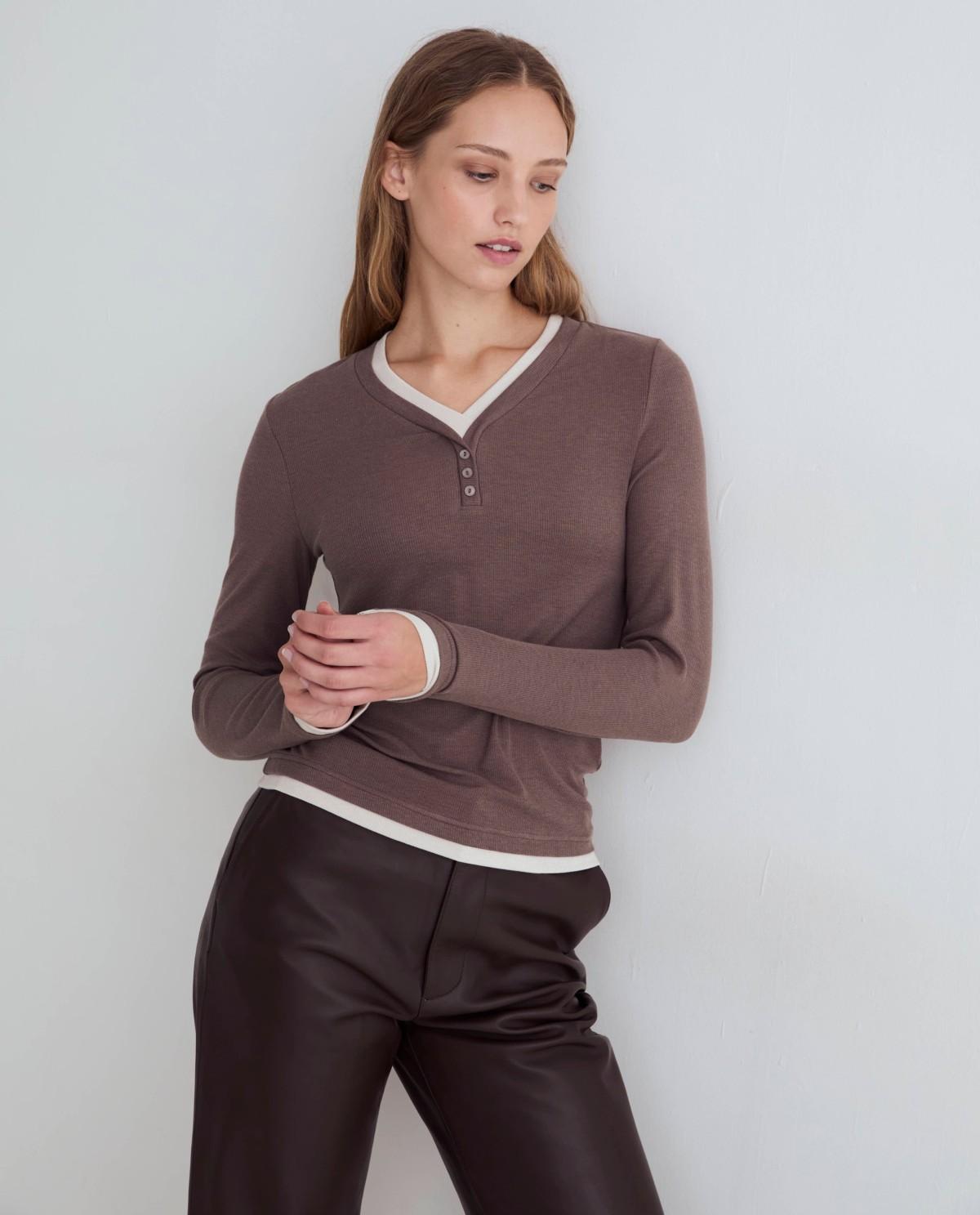 Imagen 0 de Camiseta de manga larga de mujer en canalé Beige