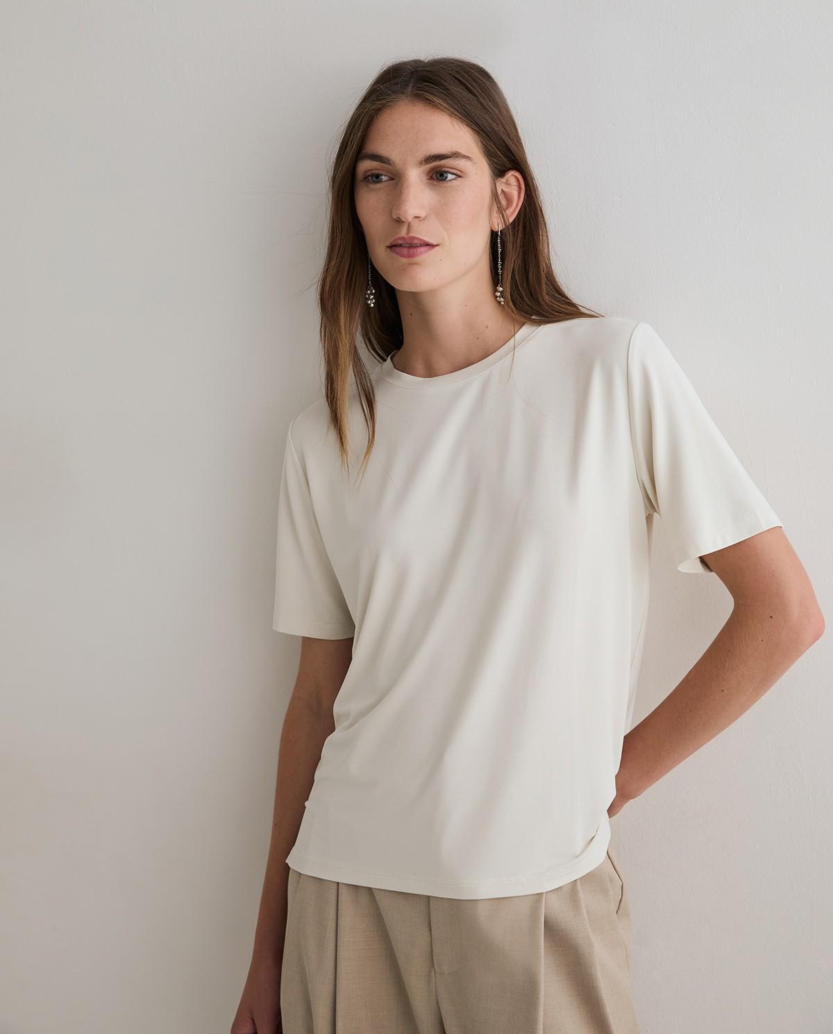 Camiseta de mujer de manga corta confeccionada en tejido fluido con modal - Yerse - Natural Natural-1