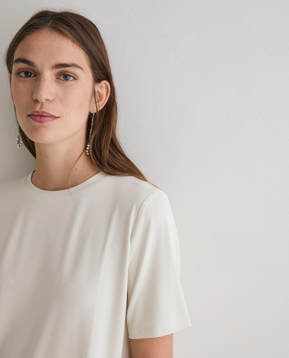 Camiseta de mujer de manga corta confeccionada en tejido fluido con modal - Yerse - Natural Natural-2