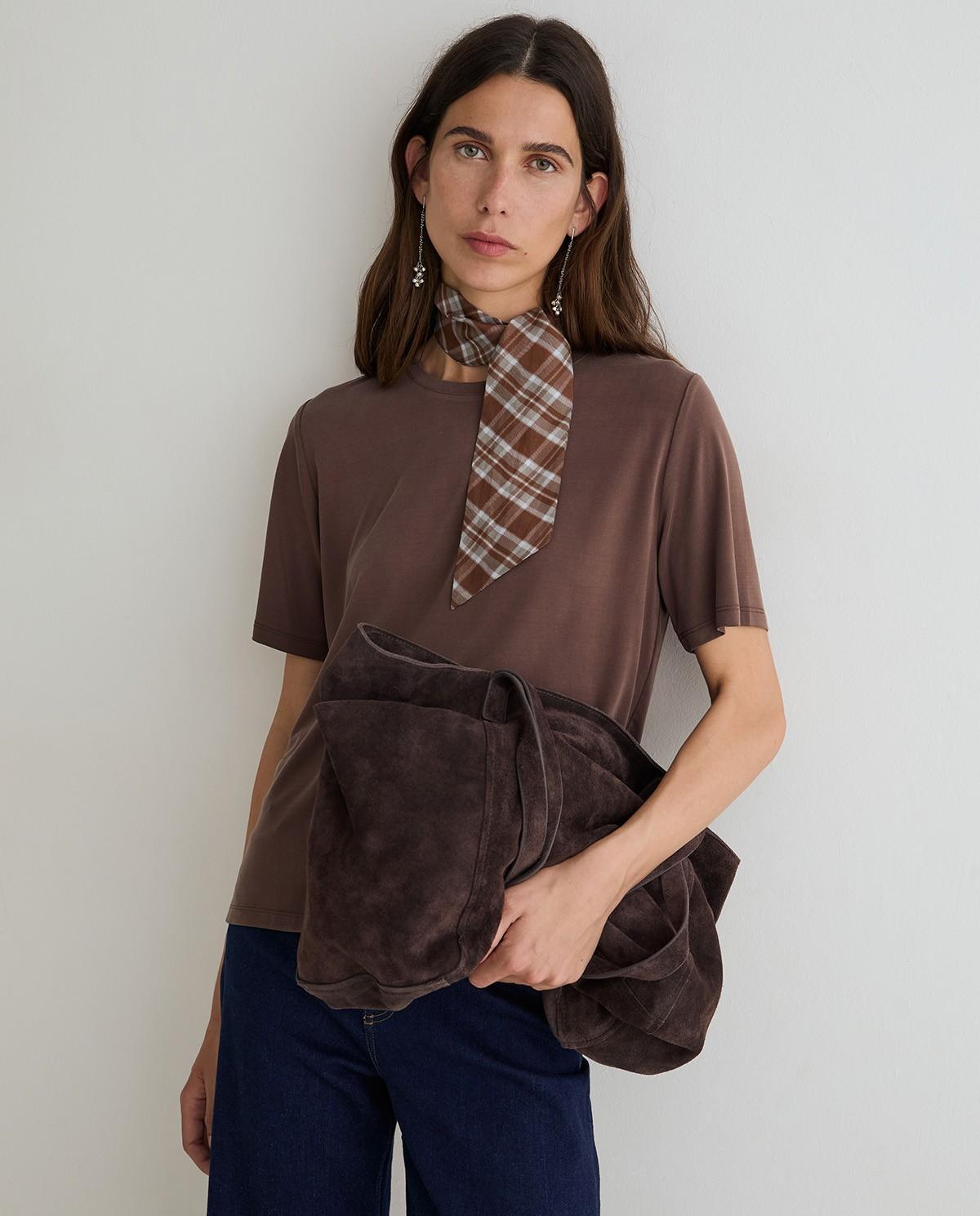 Camiseta de mujer de manga corta confeccionada en tejido fluido con modal - Yerse - Marrón chocolate Marrón chocolate-2