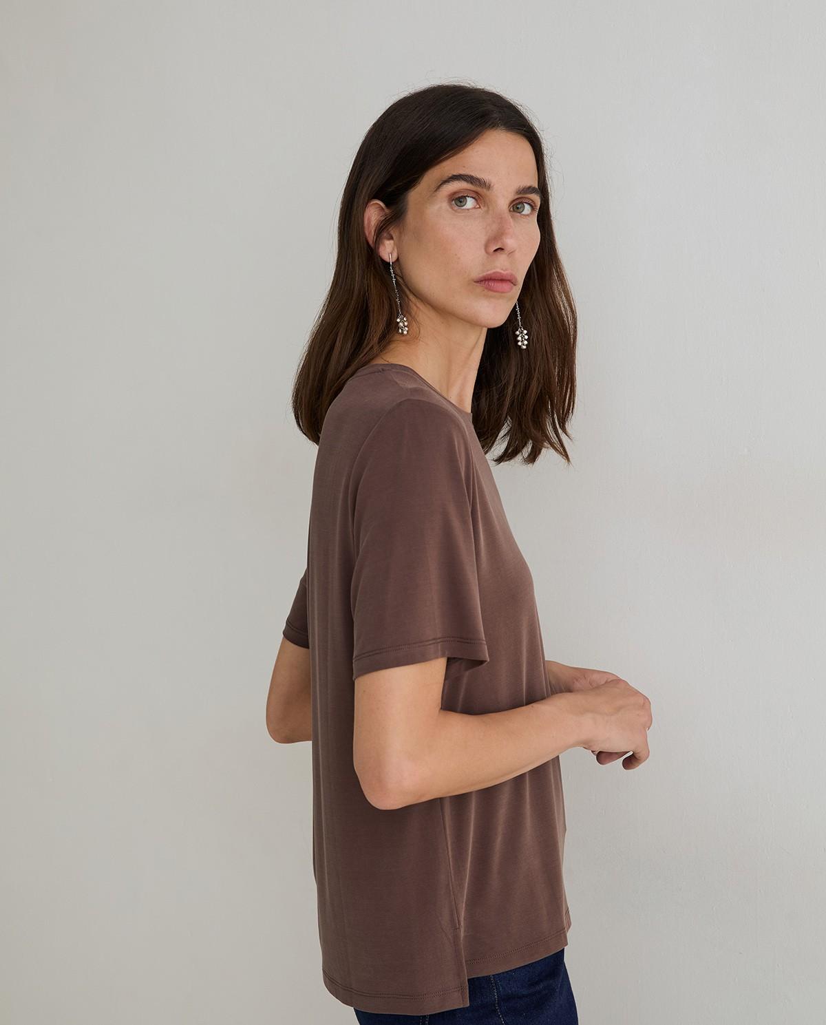 Camiseta de mujer de manga corta confeccionada en tejido fluido con modal - Yerse - Marrón chocolate Marrón chocolate-4
