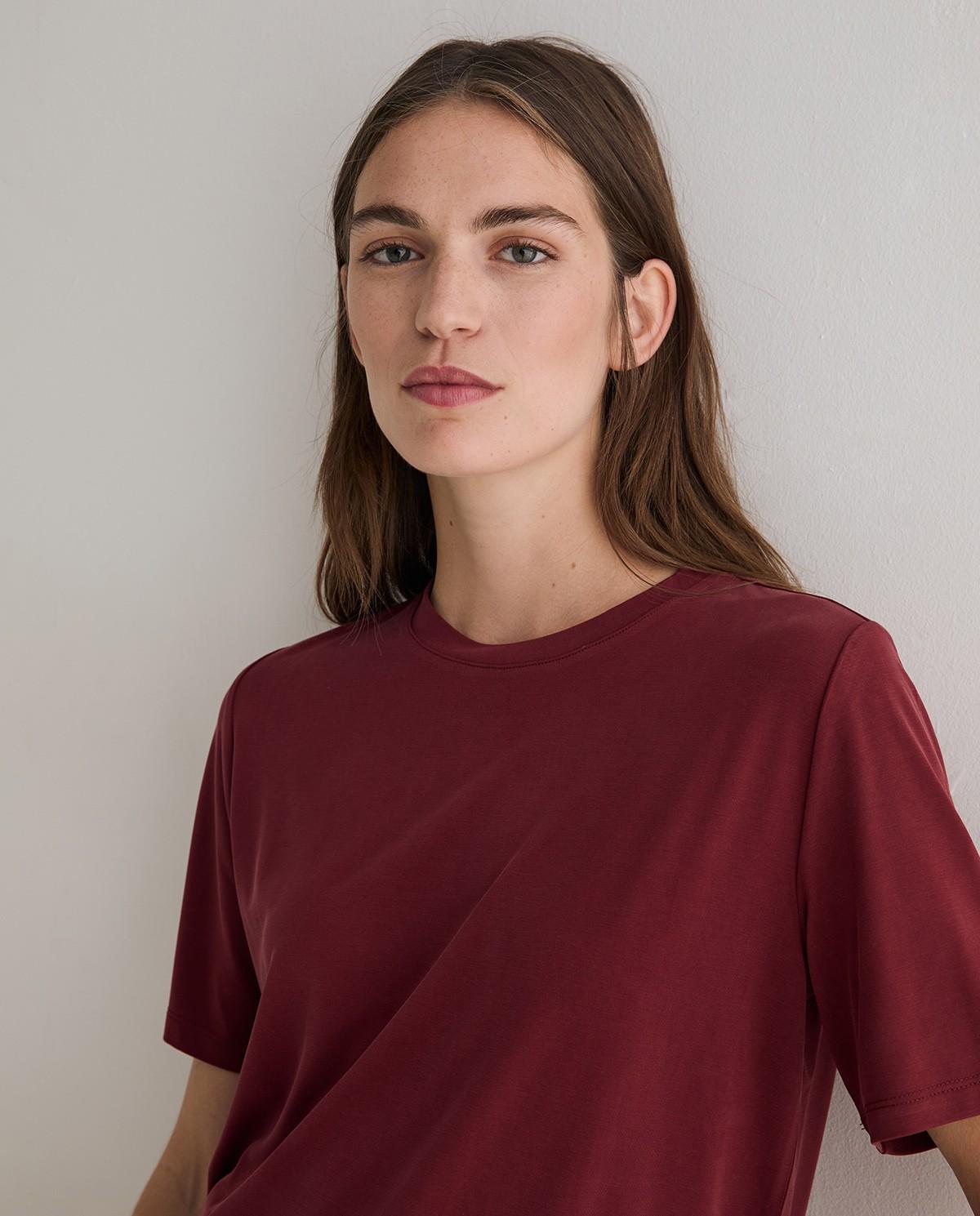 Camiseta de mujer de manga corta confeccionada en tejido fluido con modal - Yerse - Burdeos Burdeos-2