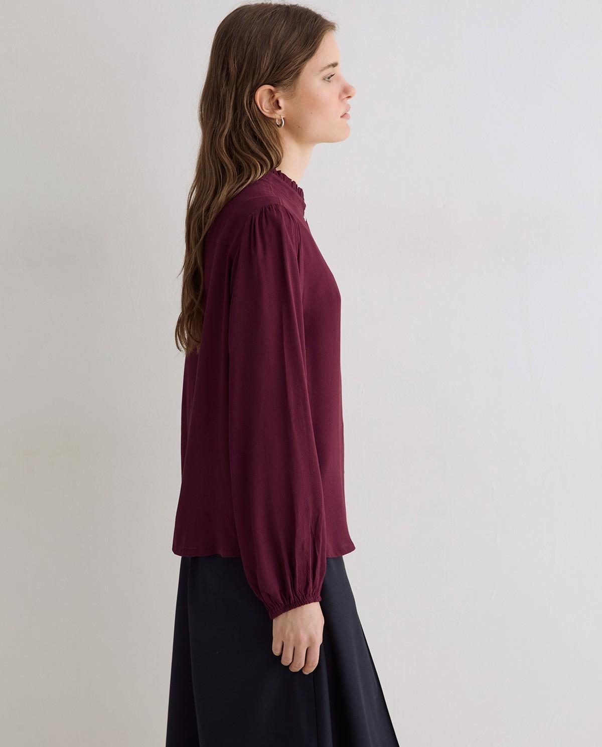 Imagen 3 de Camisa de mujer con cuello mao y detalle de volantes - Yerse - Burdeos Burdeos