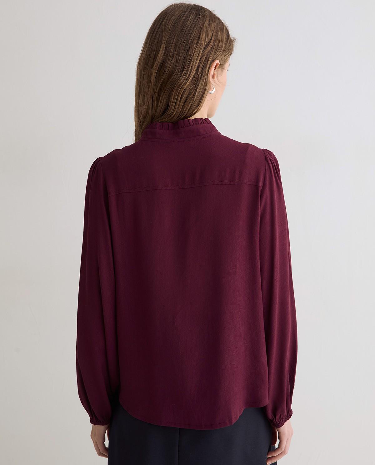 Imagen 4 de Camisa de mujer con cuello mao y detalle de volantes - Yerse - Burdeos Burdeos