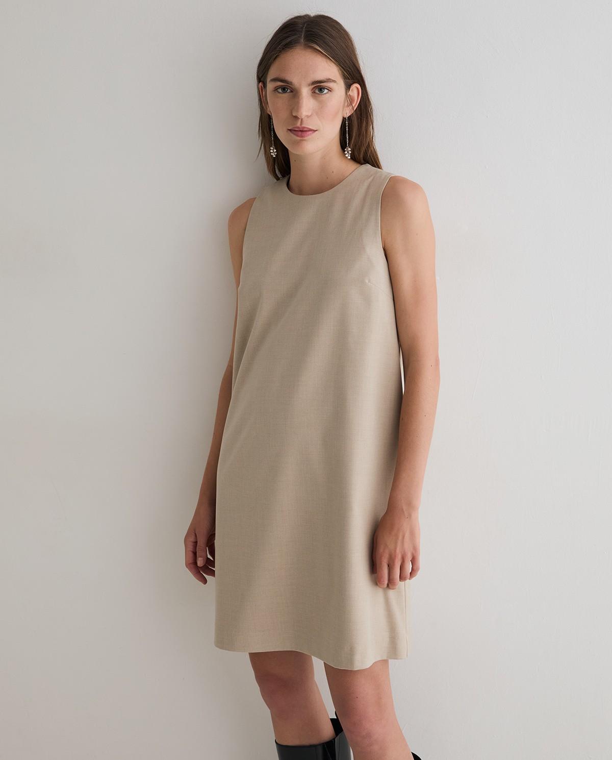 Imagen 0 de Vestido corto sin mangas con cuello redondo Marrón claro