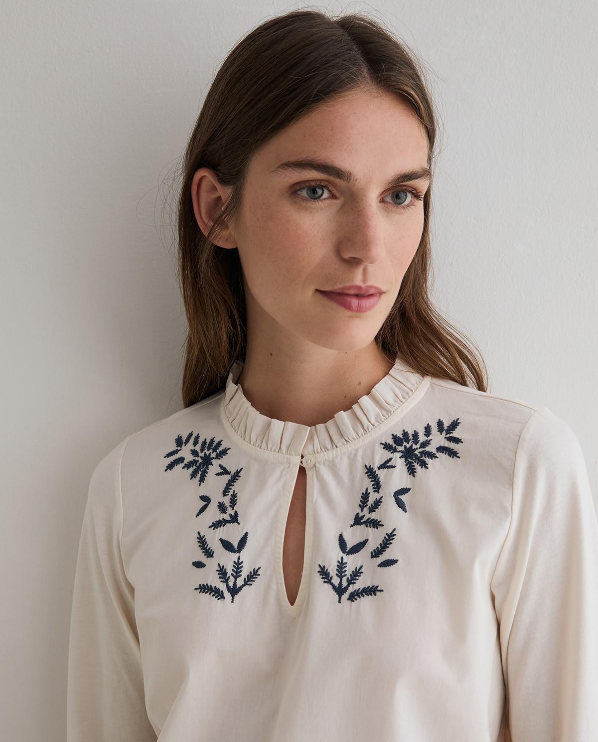 Blusa de mujer con bordados en contraste - Yerse - Natural Natural-2