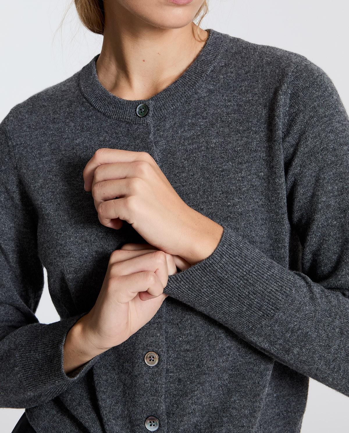 Imagen 2 de Cárdigan de mujer 100% cashmere con escote redondo - Yerse - Gris Gris