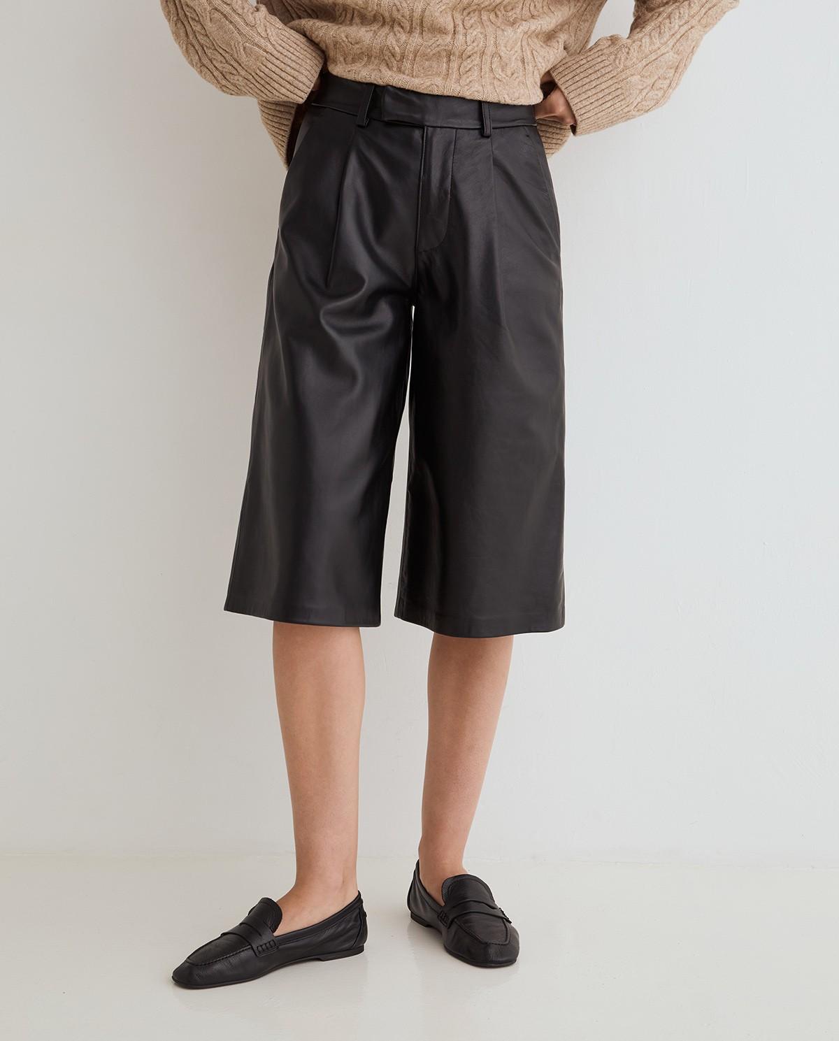 Bermuda de mujer en piel con pinzas delanteras - Yerse - Negro Negro-2