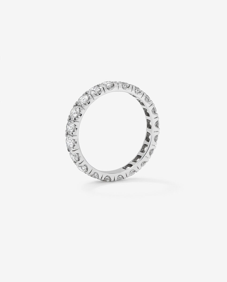 Alianza entera de oro blanco de 18K con diamantes en talla