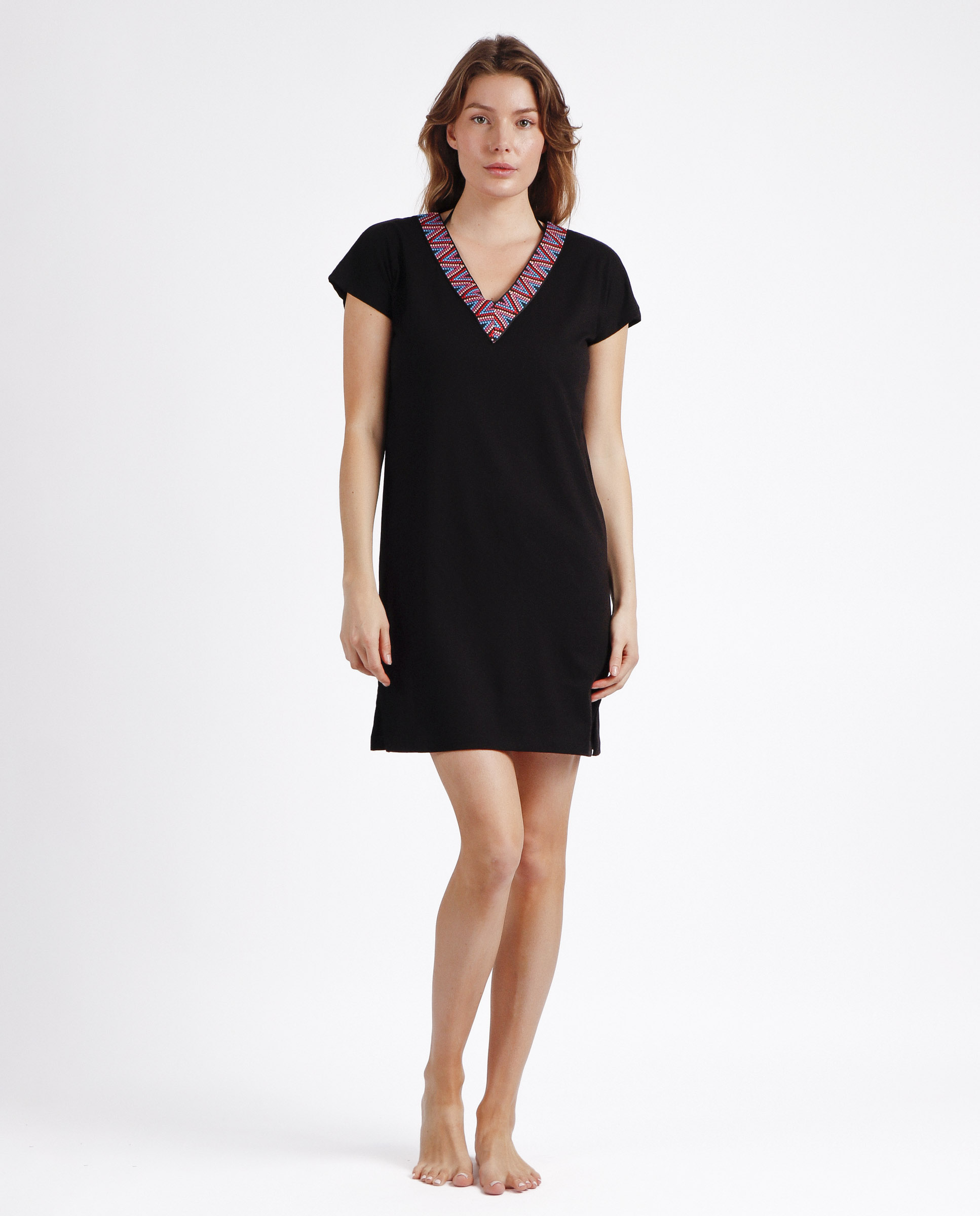 Imagen 0 de Vestido de manga corta de punto viscosa corto Negro