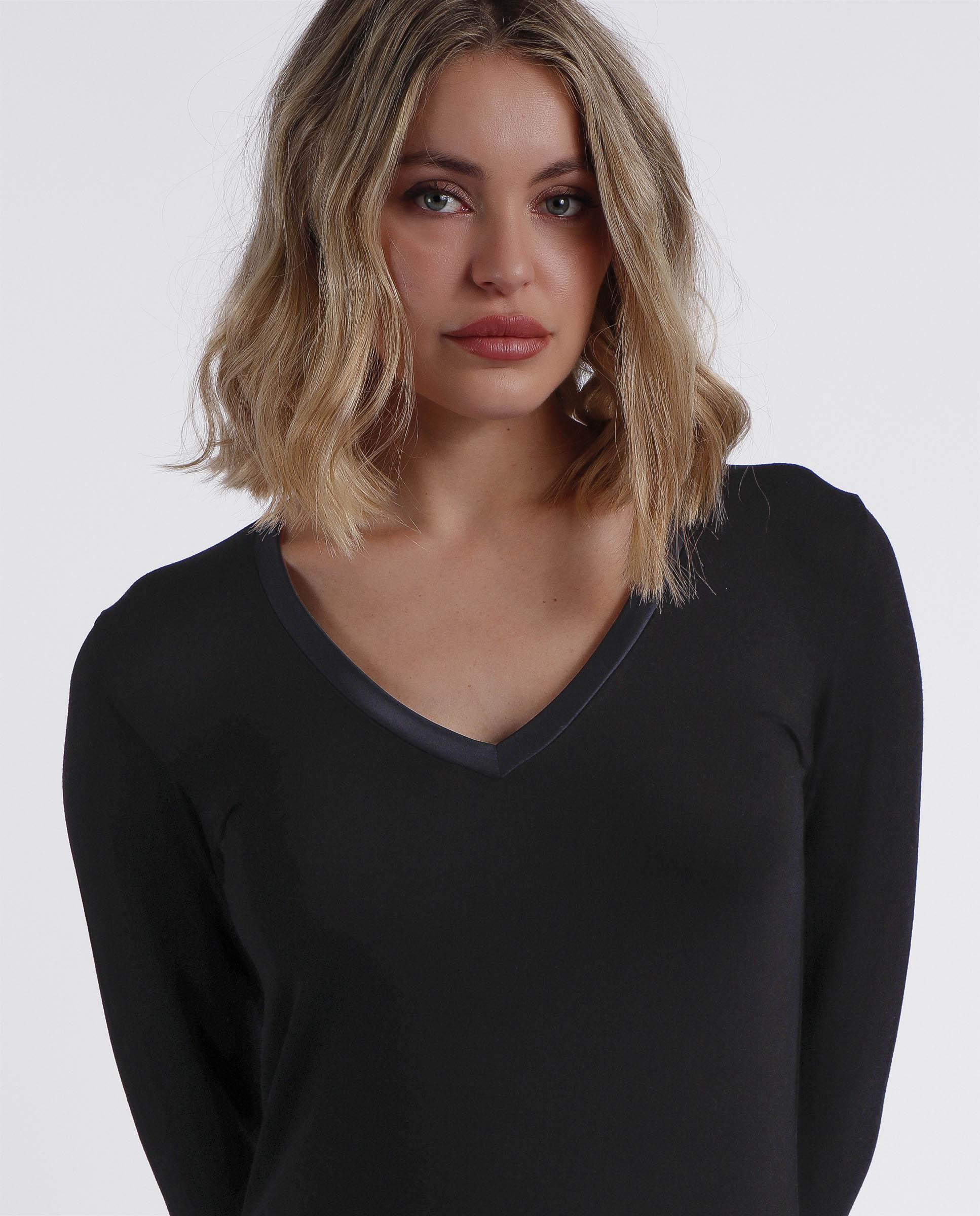 Camiseta interior de mujer de manga larga de tela satén - Admas - Negro Negro-4