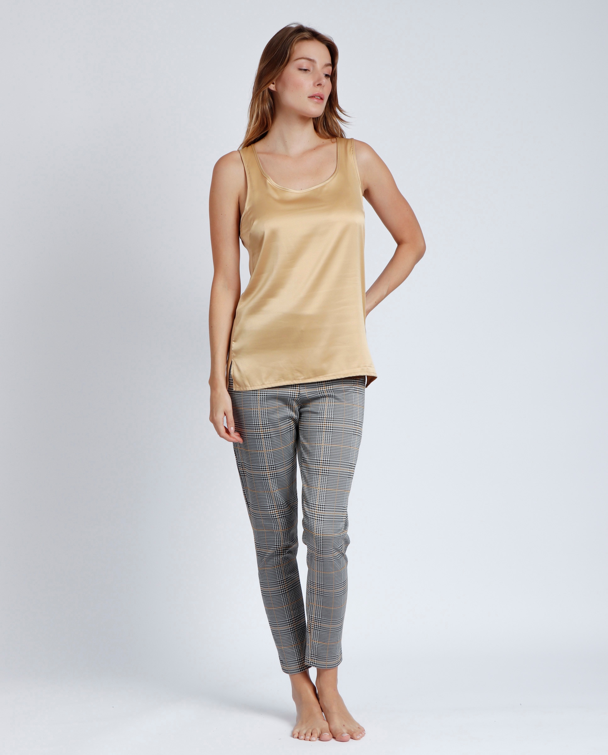 Camiseta interior de mujer sin mangas de tela satén - Admas - Crema Oro-1