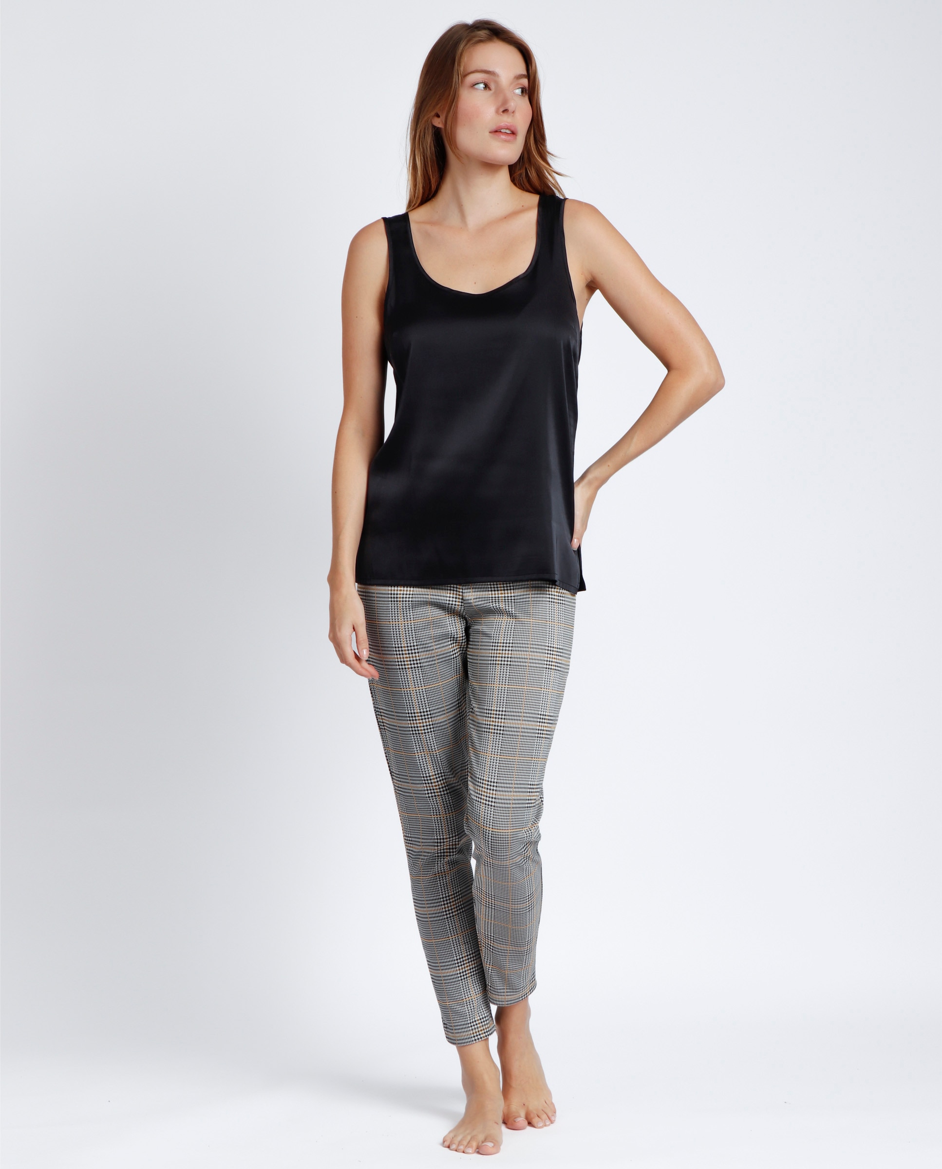 Camiseta interior de mujer sin mangas de tela satén - Admas - Negro Negro-1