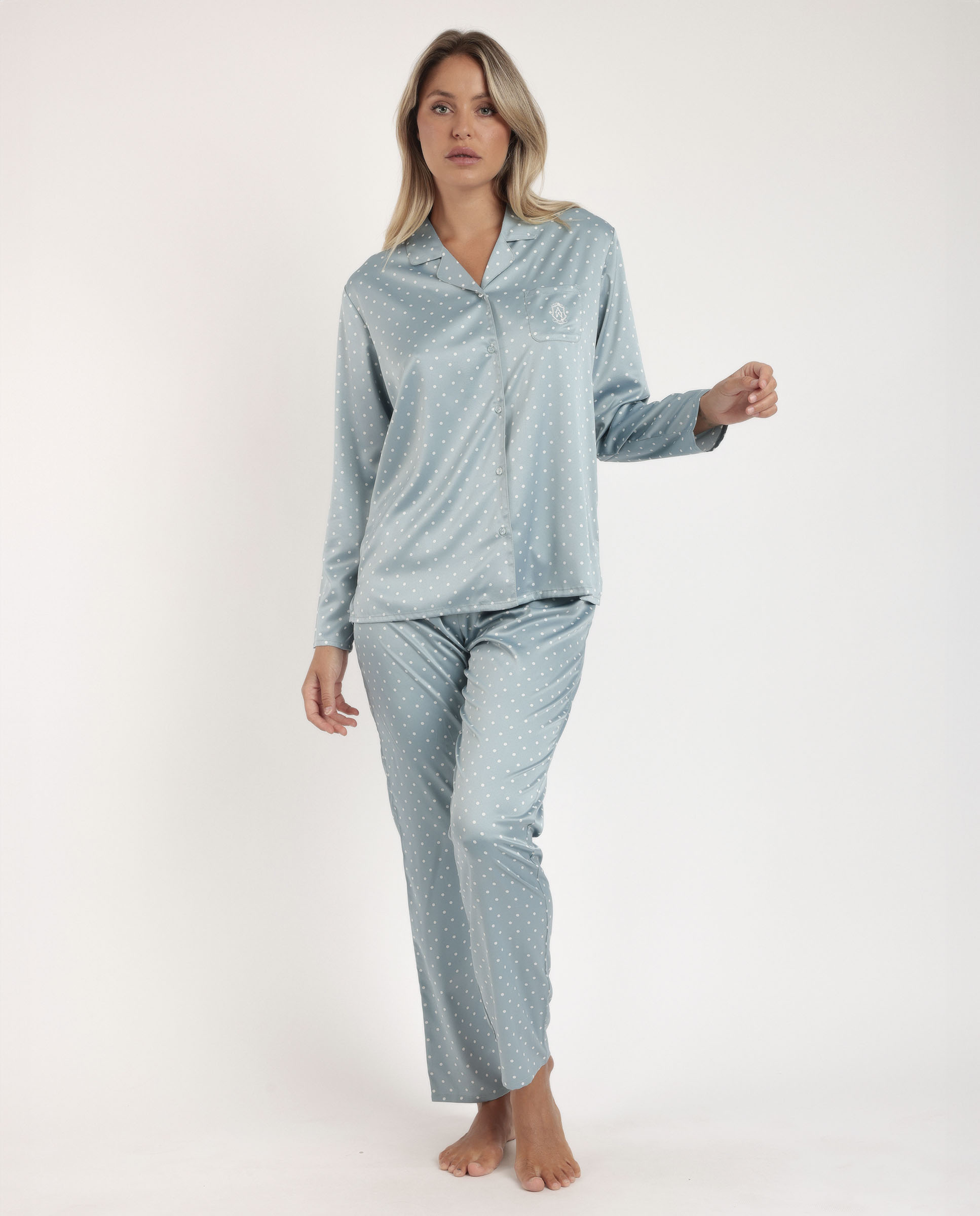 Imagen 0 de Pijama abierto largo de mujer de tela satén con detalles bordados Verde Agua