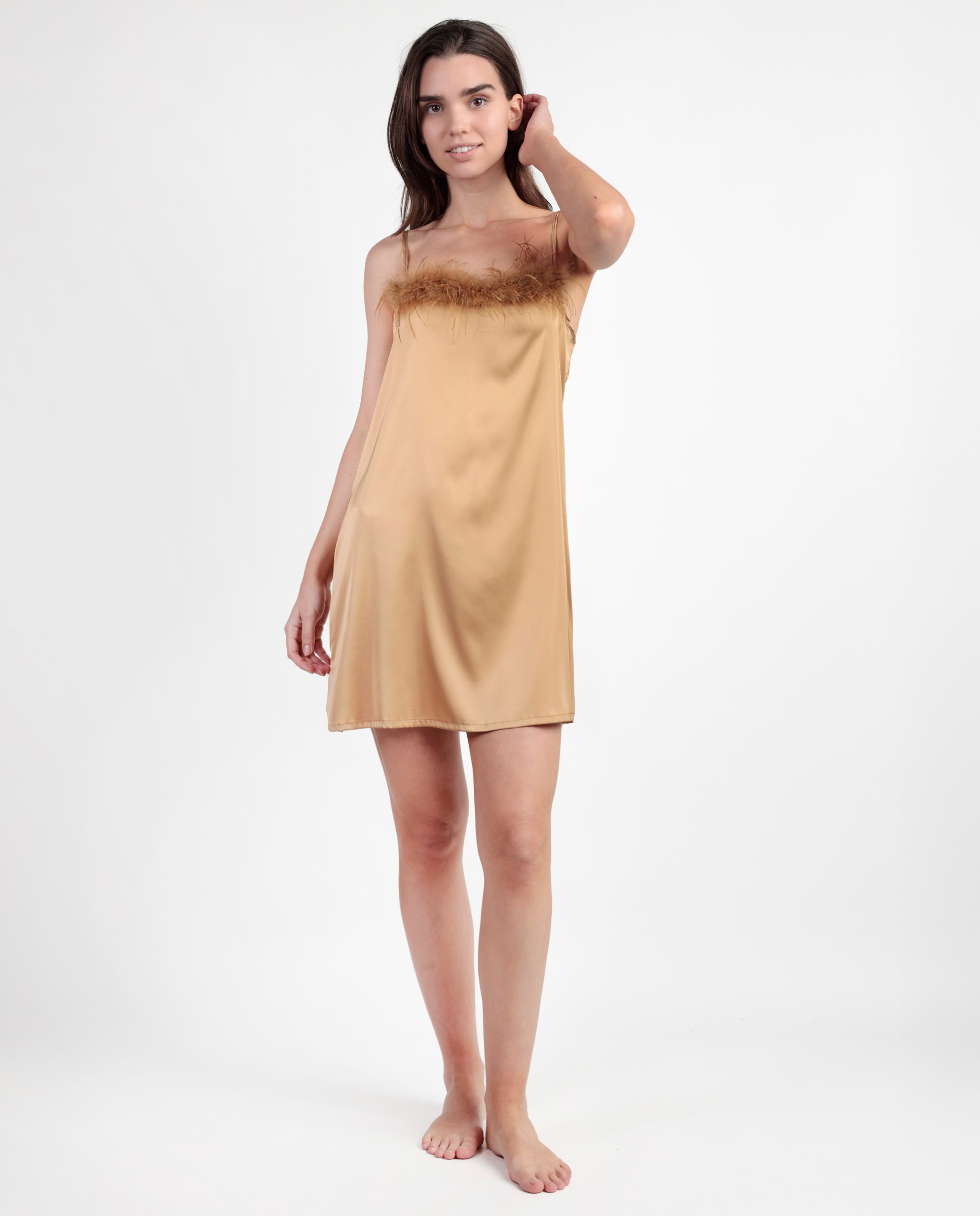 Imagen 0 de Camisón corto de mujer de tela satén Oro