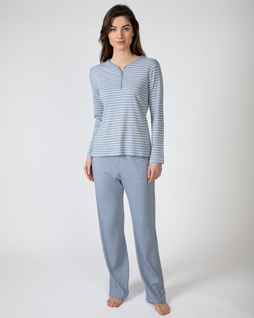 Imagen 0 de Pijama de mujer largo en tejido desagujado