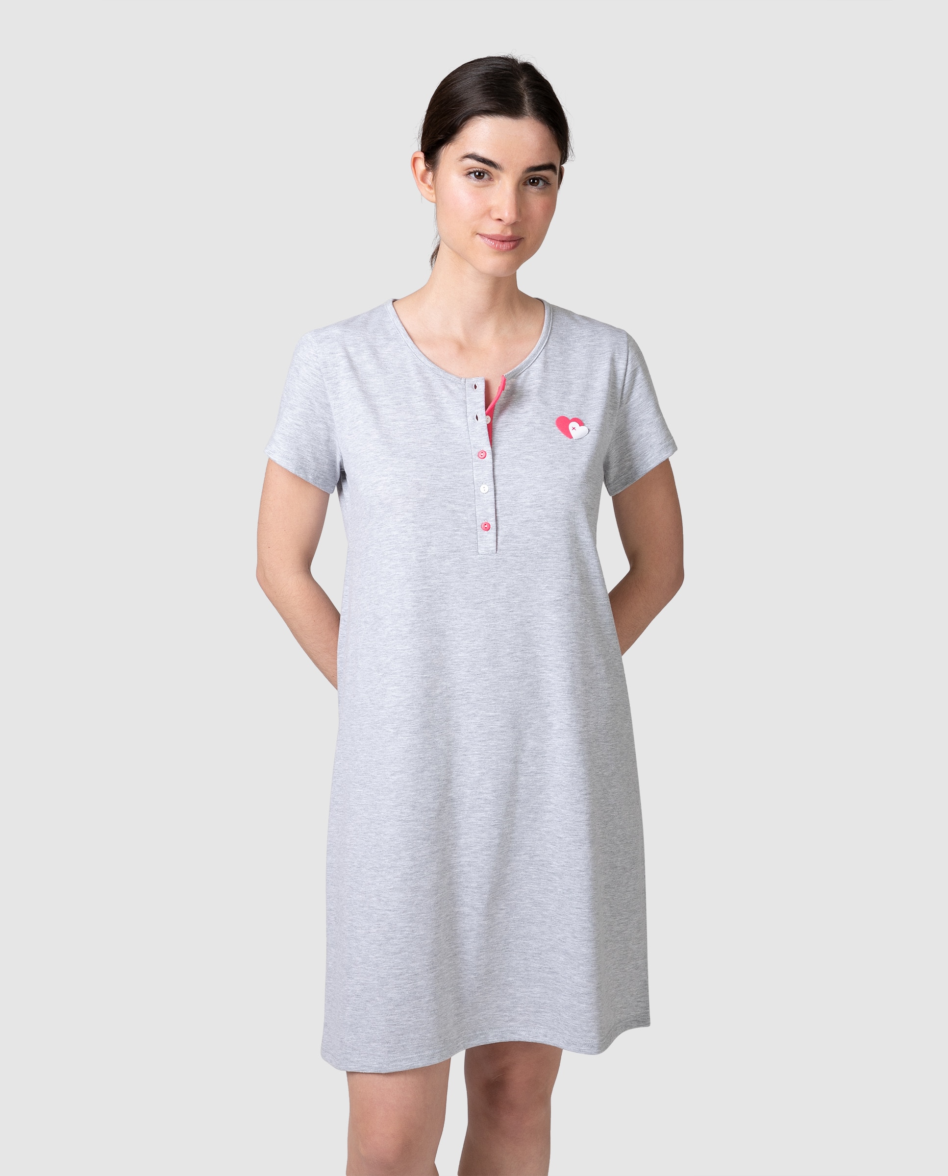 Imagen 0 de Camisón corto de mujer de manga corta con detalle aplicado Gris