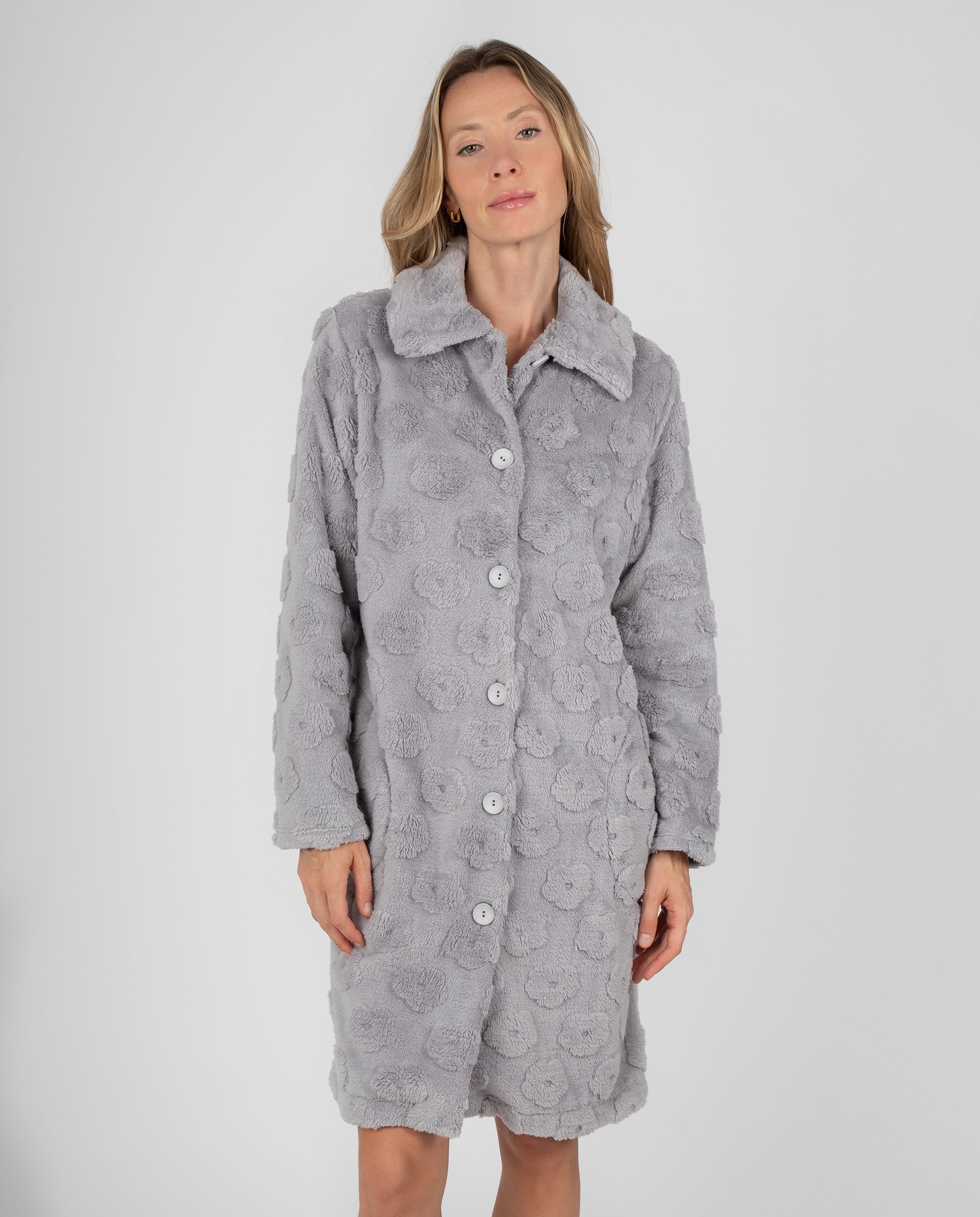 Bata larga de mujer en tejido polar con motivo floral en relieve, botones y bolsillos laterales - Massana - Gris Gris-1