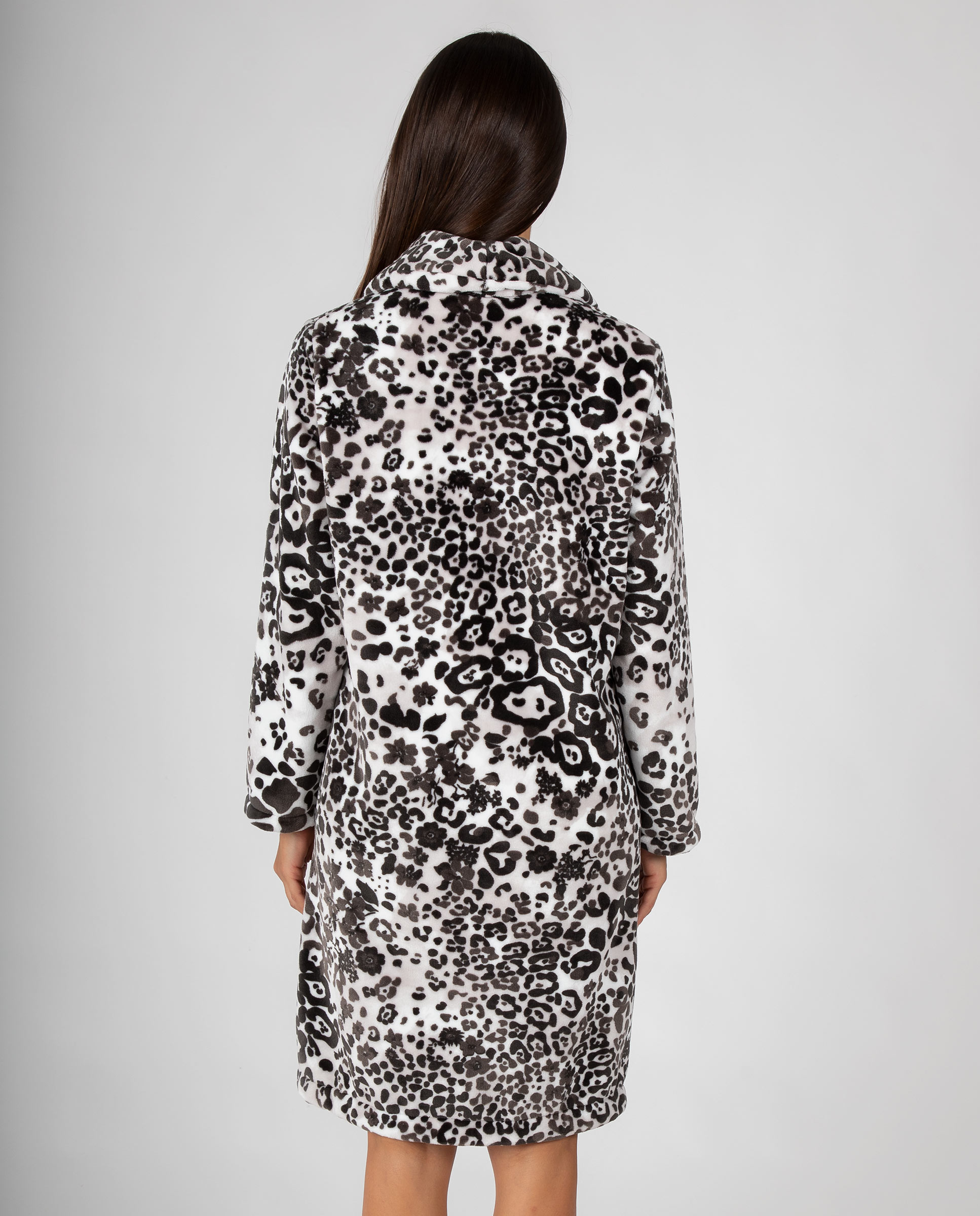 Bata de mujer en tejido polar con estampado animal print, botones y bolsillos laterales - Massana - Marrón chocolate Marrón chocolate-2