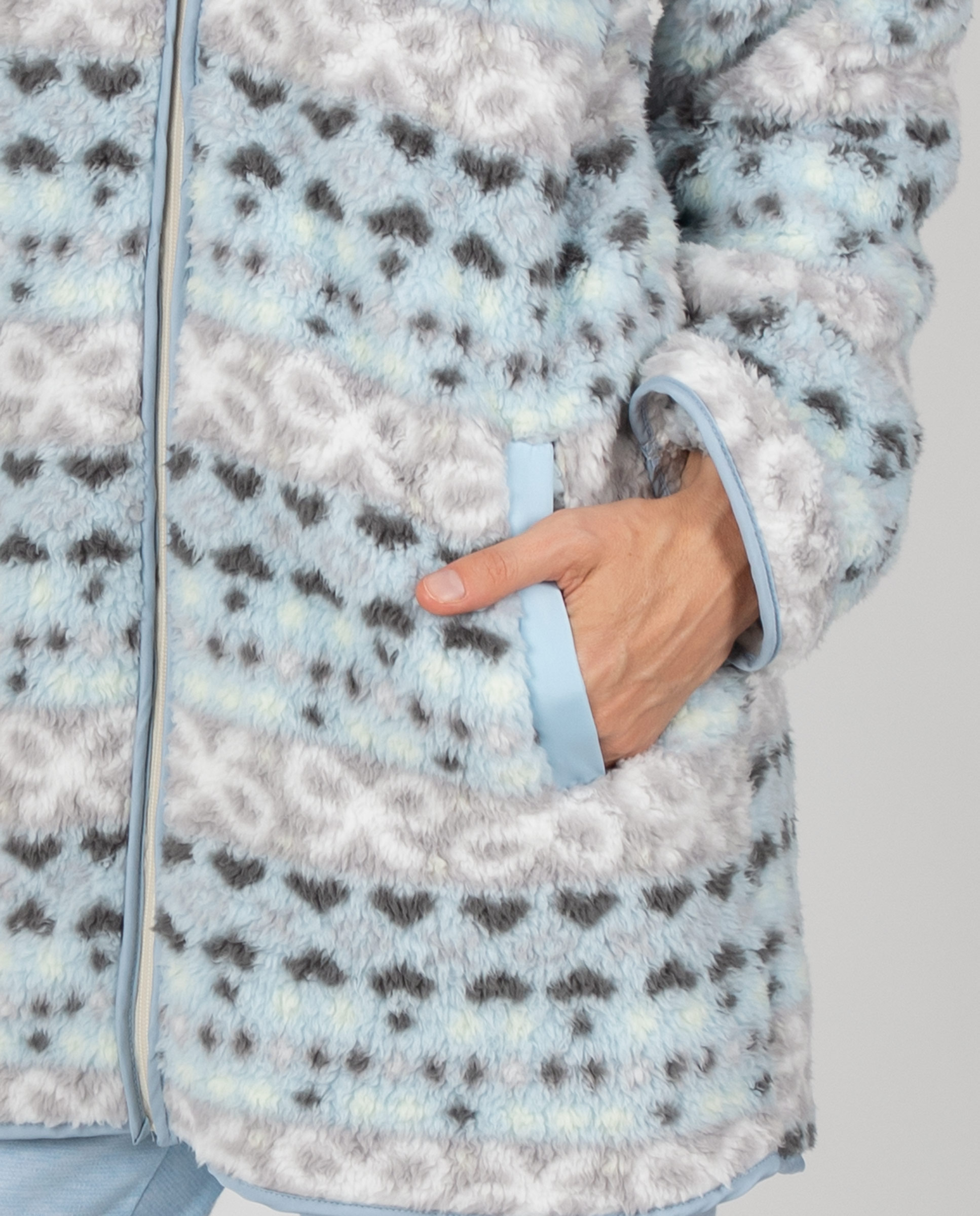 Bata corta de mujer estampada de inspiración invernal con cremallera y bolsillos laterales - Massana - Gris Gris-3