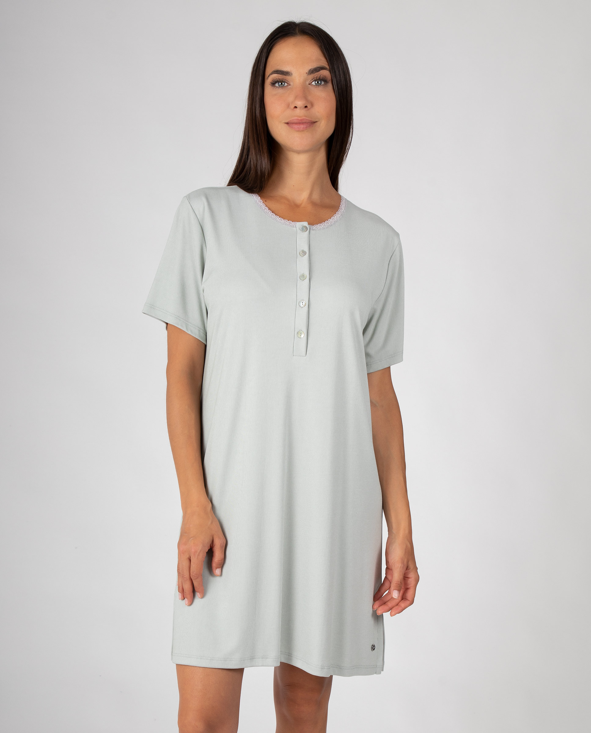Camisón de mujer liso de manga corta con ribete de encaje y tapeta de botones - Massana - Gris Gris-1