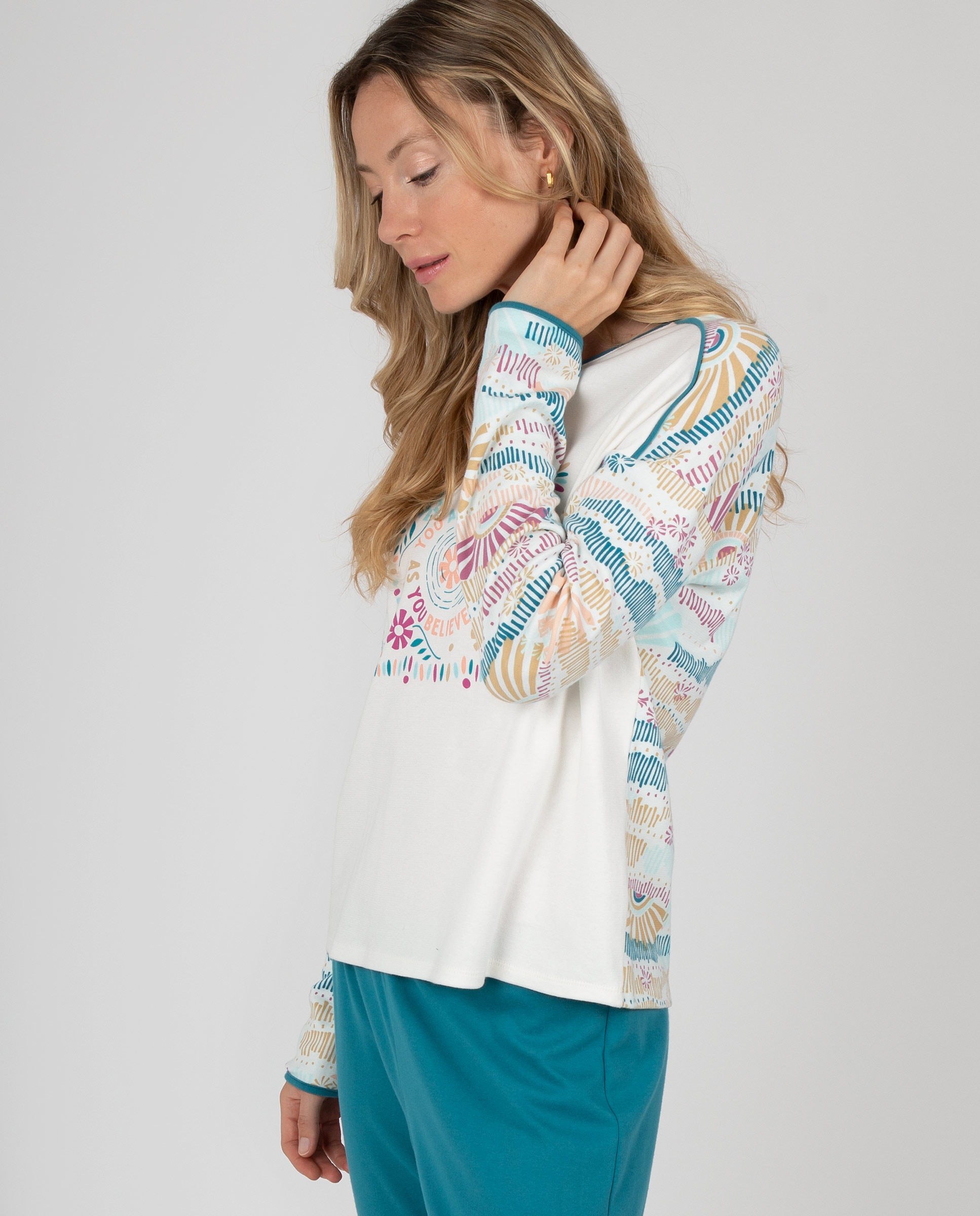 Pijama de mujer de manga larga con cuello pico, mangas estampadas y pantalón largo liso - Massana - Crudo Crudo-3