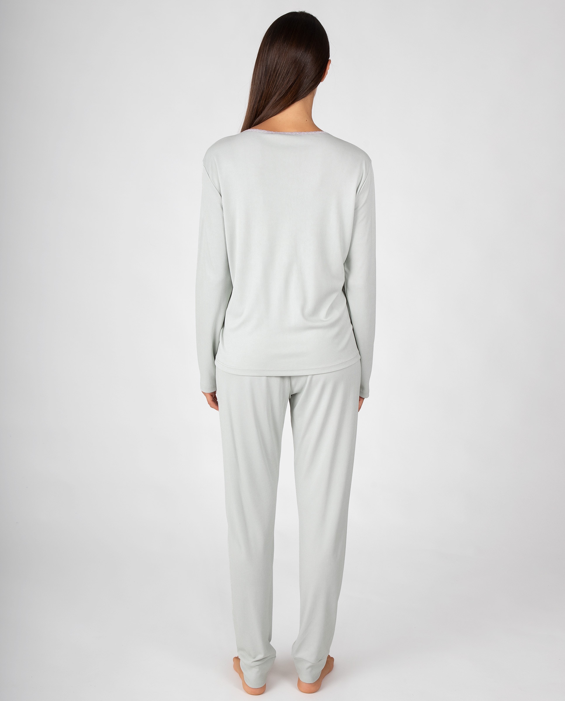 Pijama de mujer con tapeta abotonada, ribete de puntilla y pantalón liso - Massana - Gris Gris-2