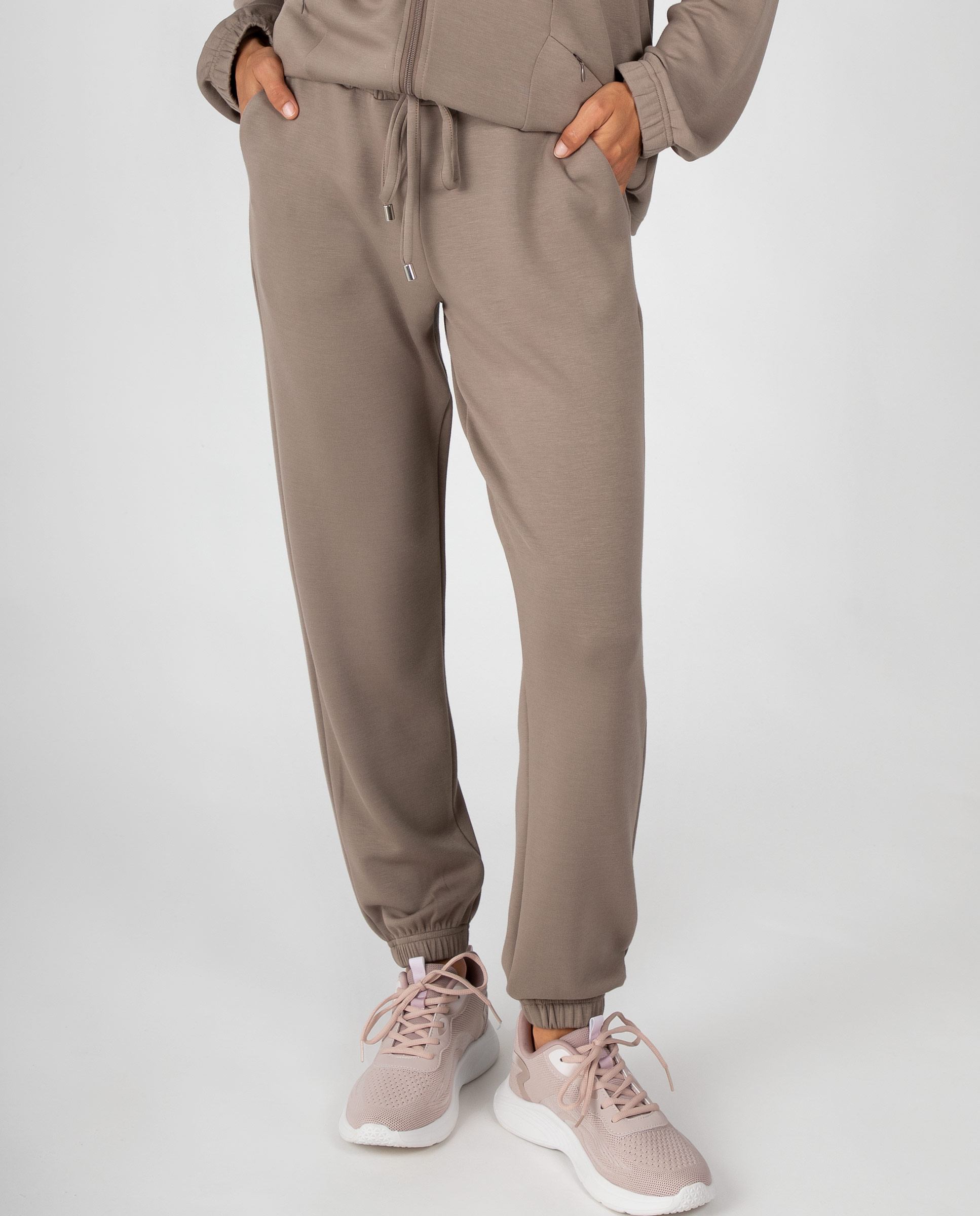 Pantalón de chándal de mujer liso con puños y bolsillos - Massana - Visón Visón-3