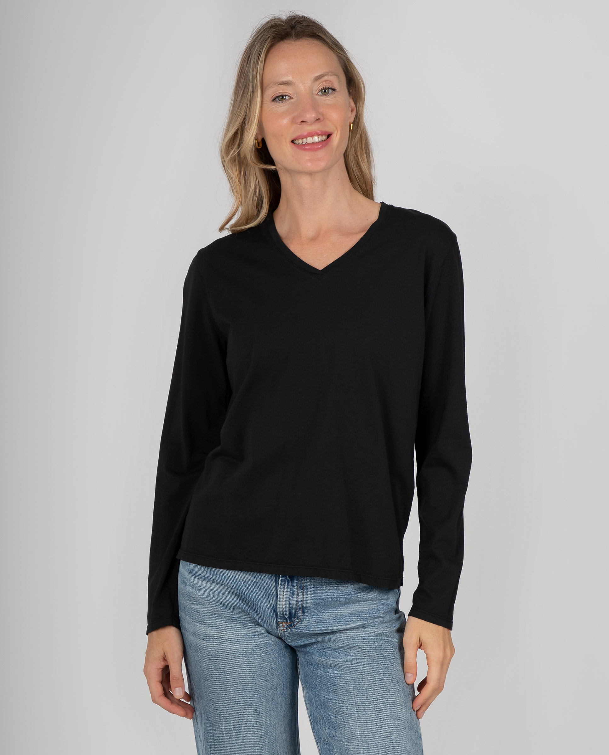Camiseta básica de mujer con cuello de pico - Massana - Negro Negro-1