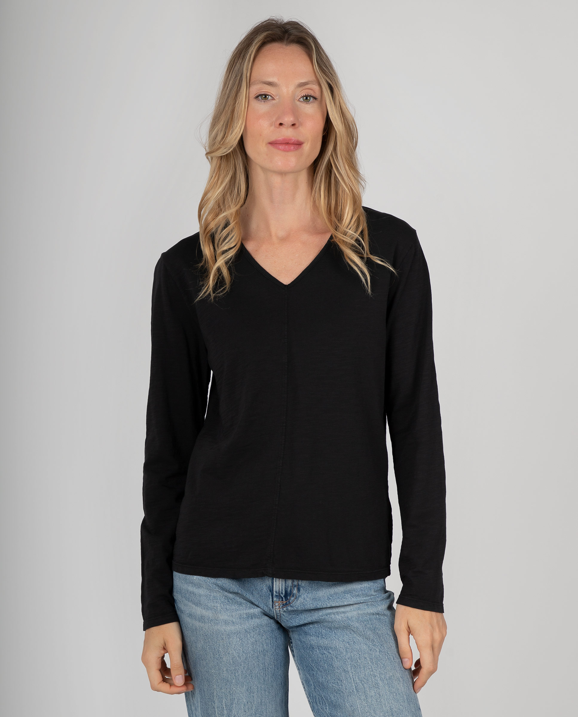 Camiseta básica de mujer con cuello pico - Massana - Negro Negro-1