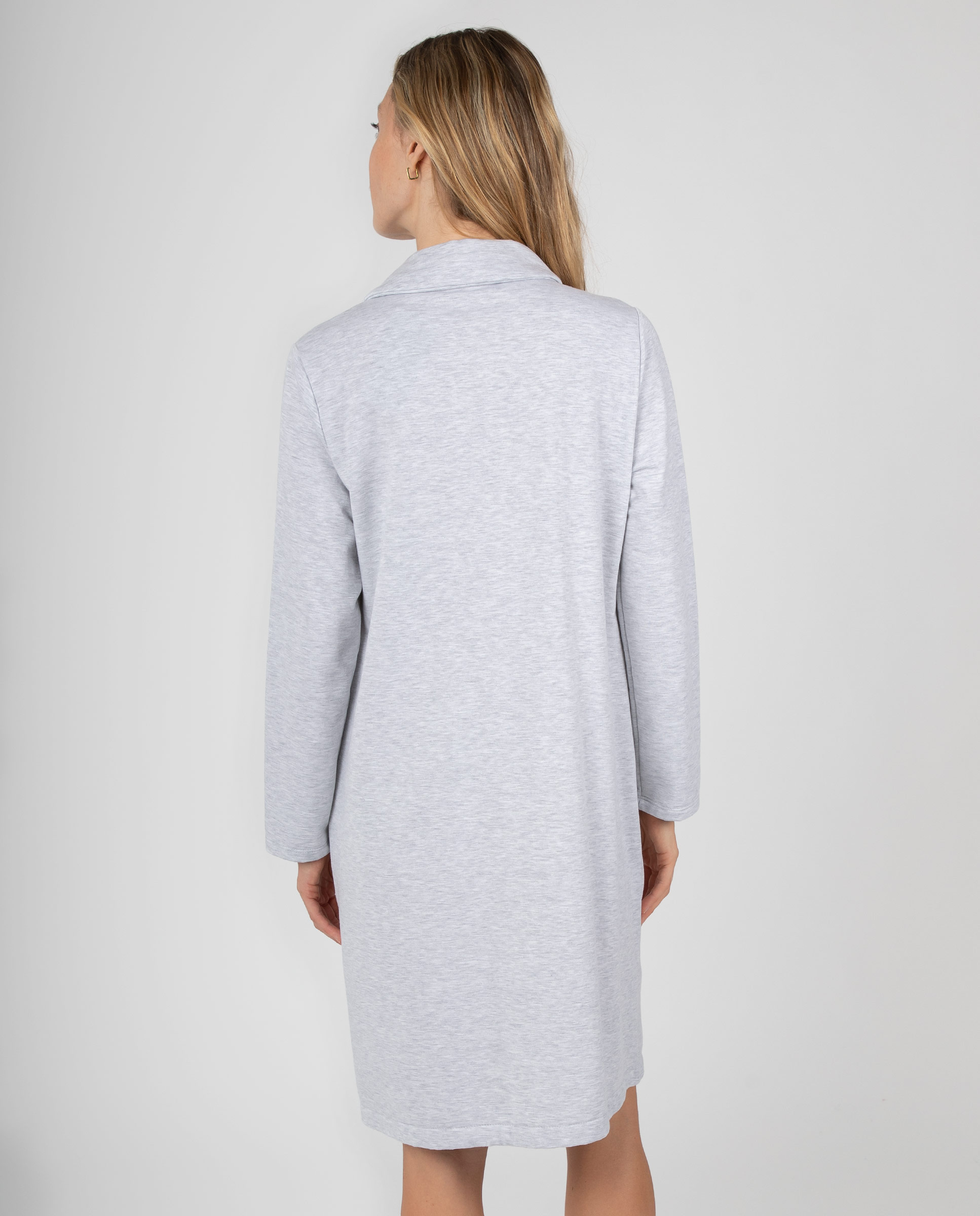 Bata larga de mujer diseño liso con botones y bolsillos laterales. - Massana - Gris Gris-2