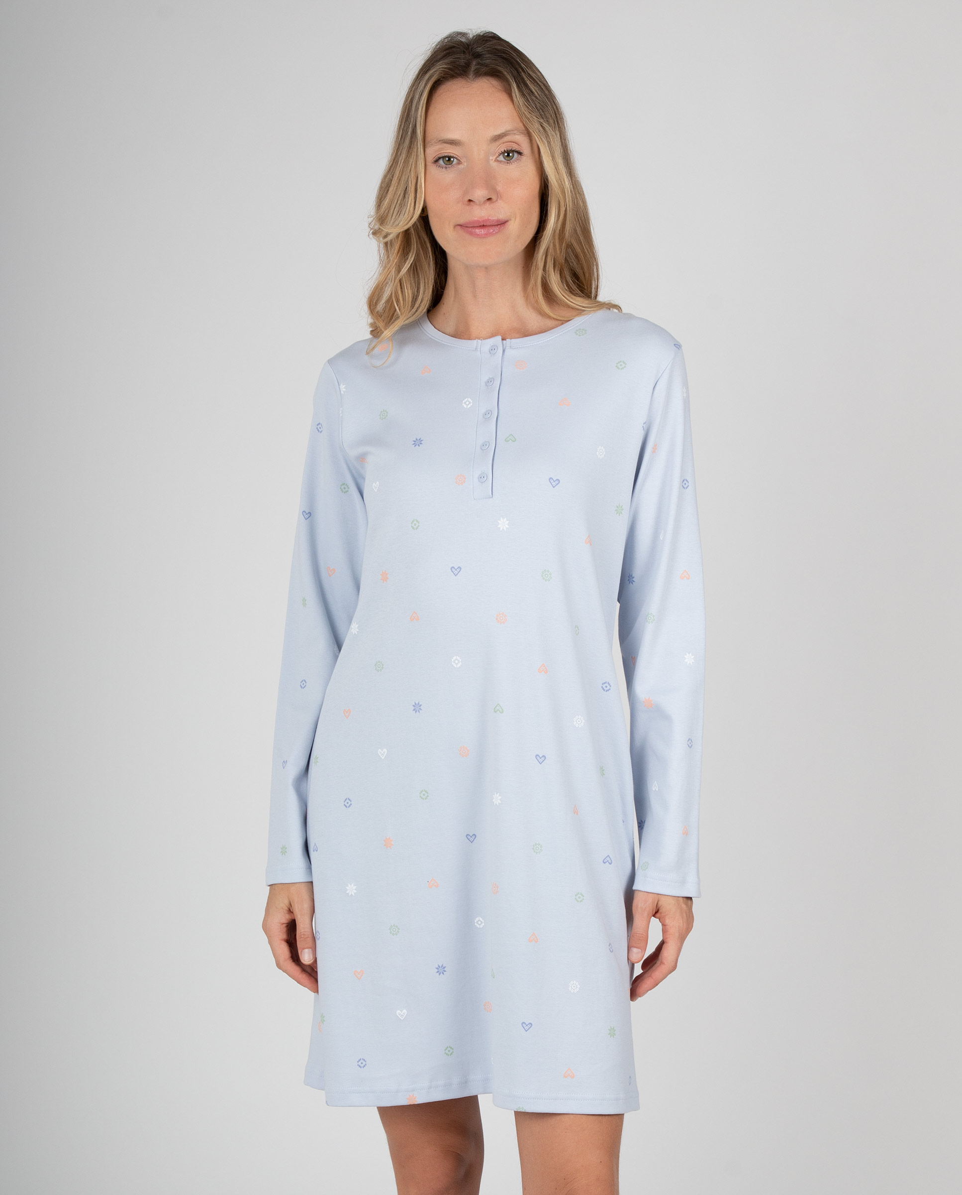 Imagen 0 de Camisón de mujer con bolsillos, tapeta de botones y pequeños detalles estampados. Azul claro