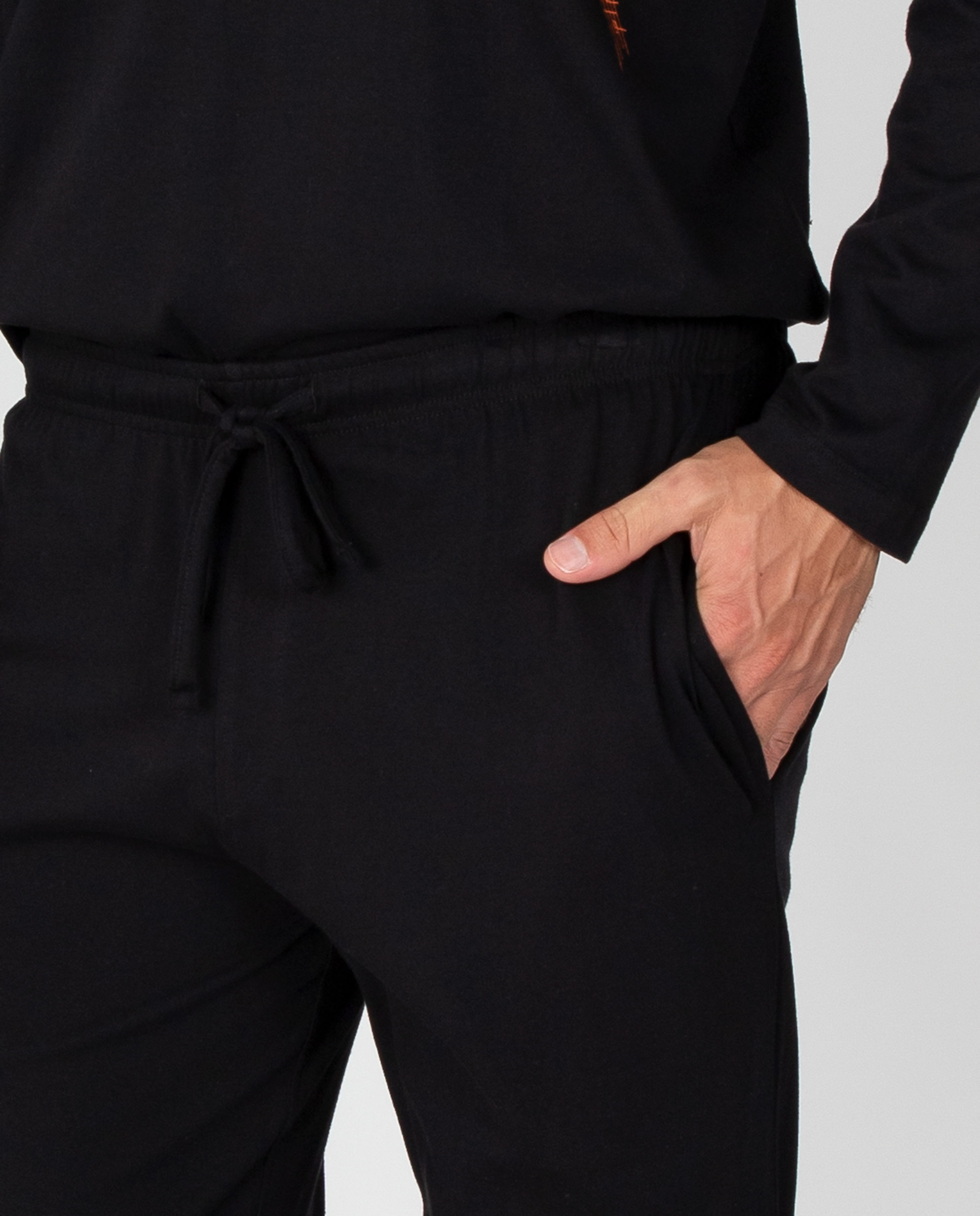 Imagen 3 de Pijama de hombre con tapeta abotonada, bolsillo de pecho y pantalón liso - Massana - Negro Negro