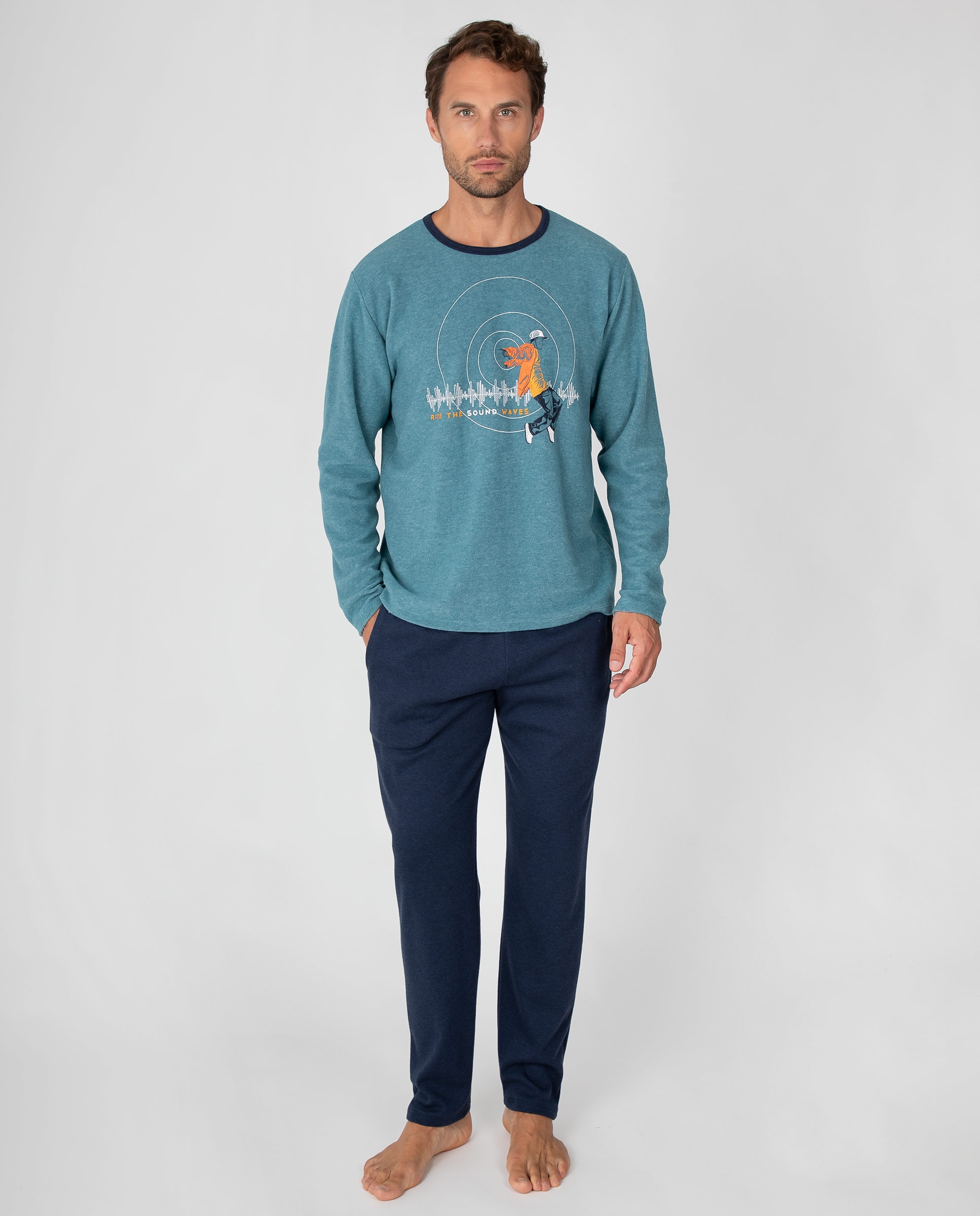 Imagen 1 de Pijama largo de hombre con estampado gráfico, efecto jaspeado y pantalón a contraste Verde
