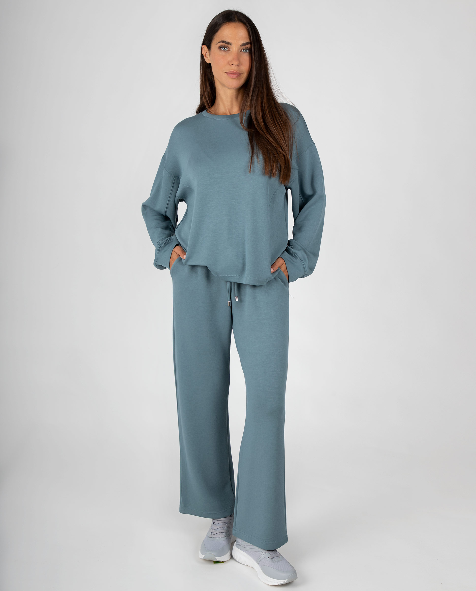 Imagen 0 de Pantalón de chándal de mujer liso con diseño amplio y bolsillos Petróleo