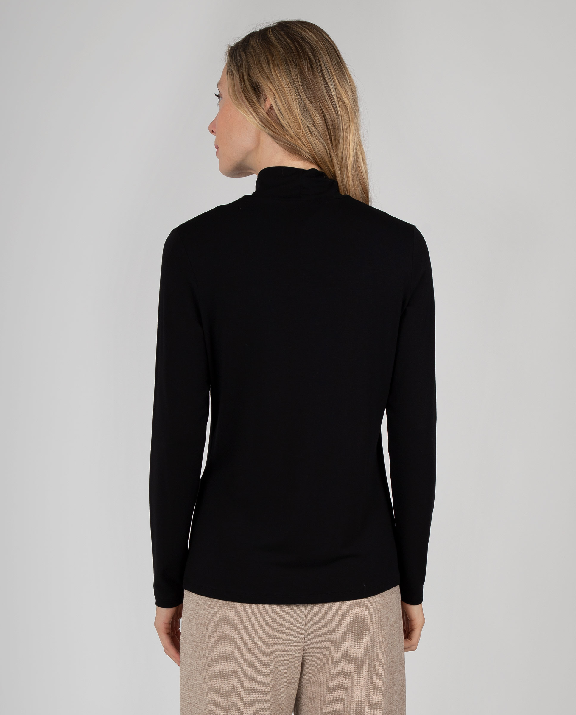 Camiseta básica de mujer con cuello alto - Massana - Negro Negro-2