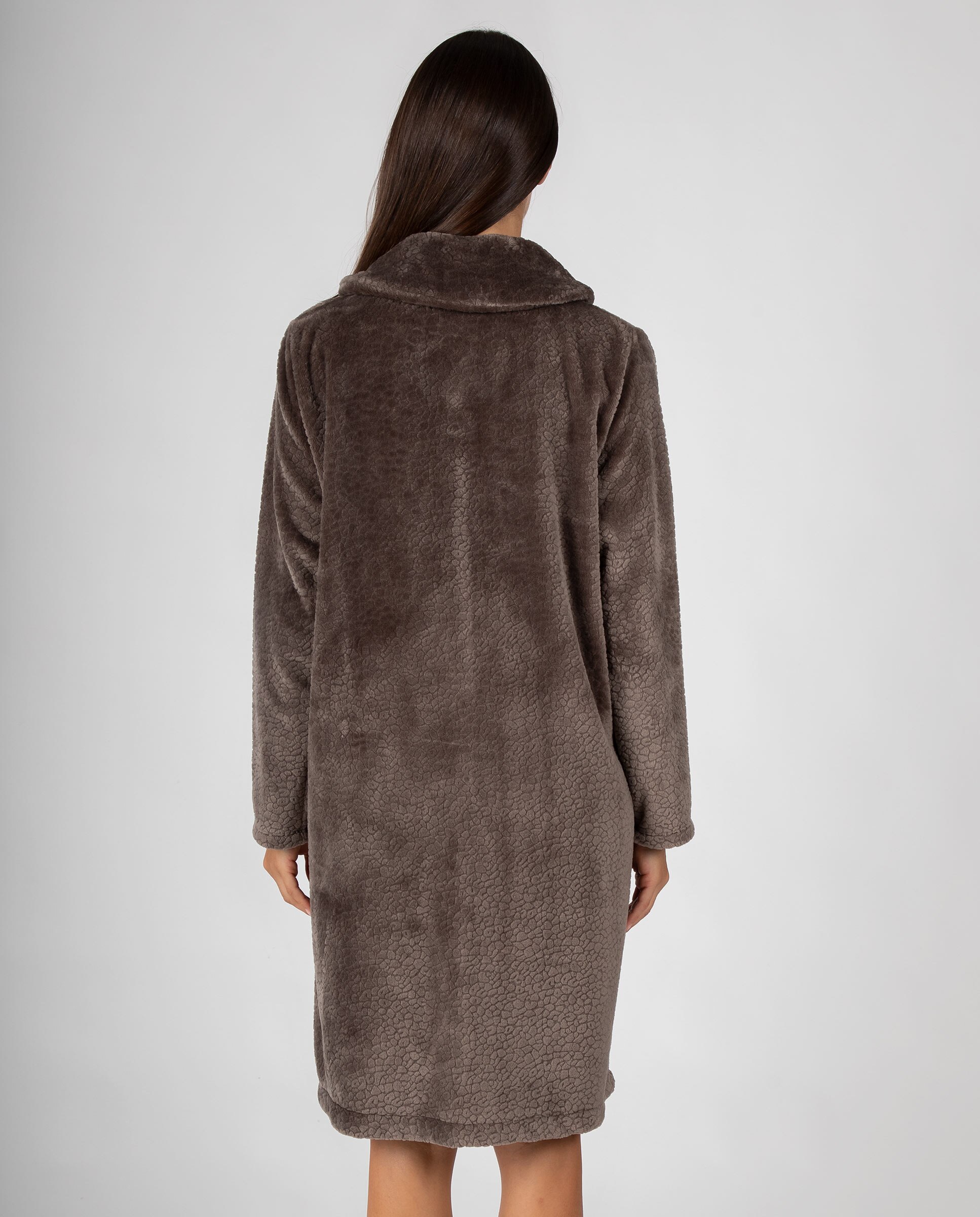 Bata larga de mujer en tejido polar texturizado con botones y bolsillos laterales - Massana - Marrón chocolate Marrón chocolate-2