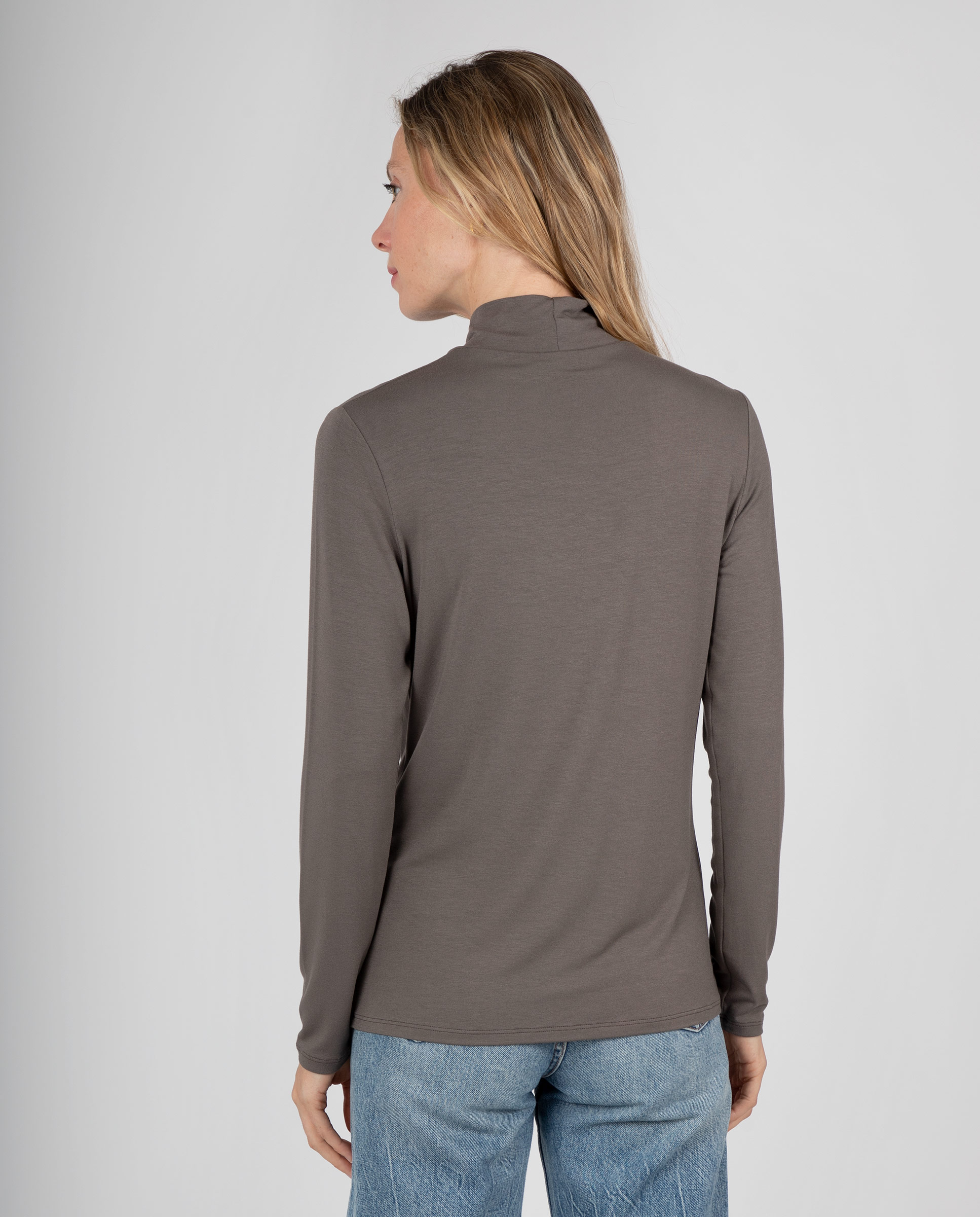 Camiseta básica de mujer con cuello alto - Massana - Visón Visón-2