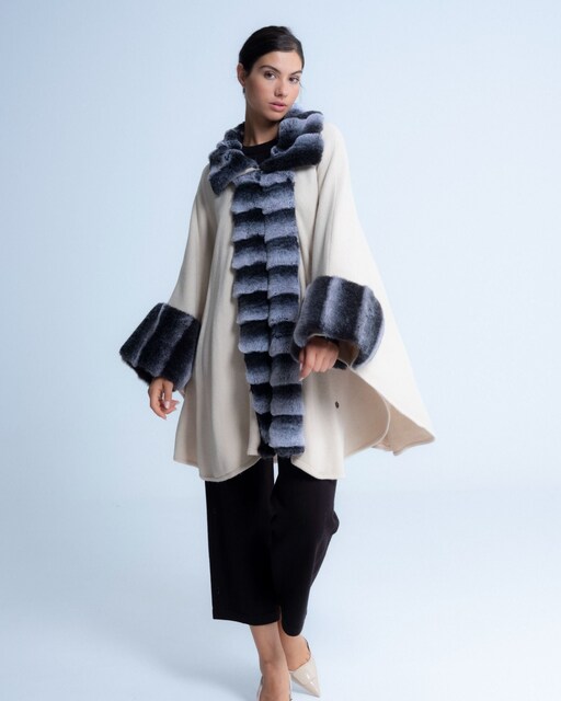 Imagen 0 de Poncho de mujer con pelo Carmen