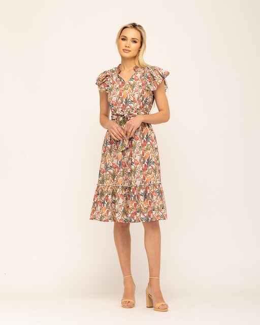 Imagen 0 de Vestido corto con cuello redondo y escote pico con volante