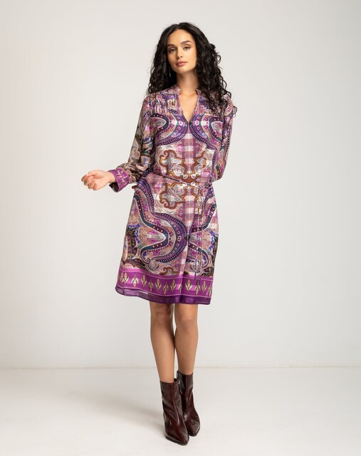 Imagen 0 de Vestido corto morado de manga larga