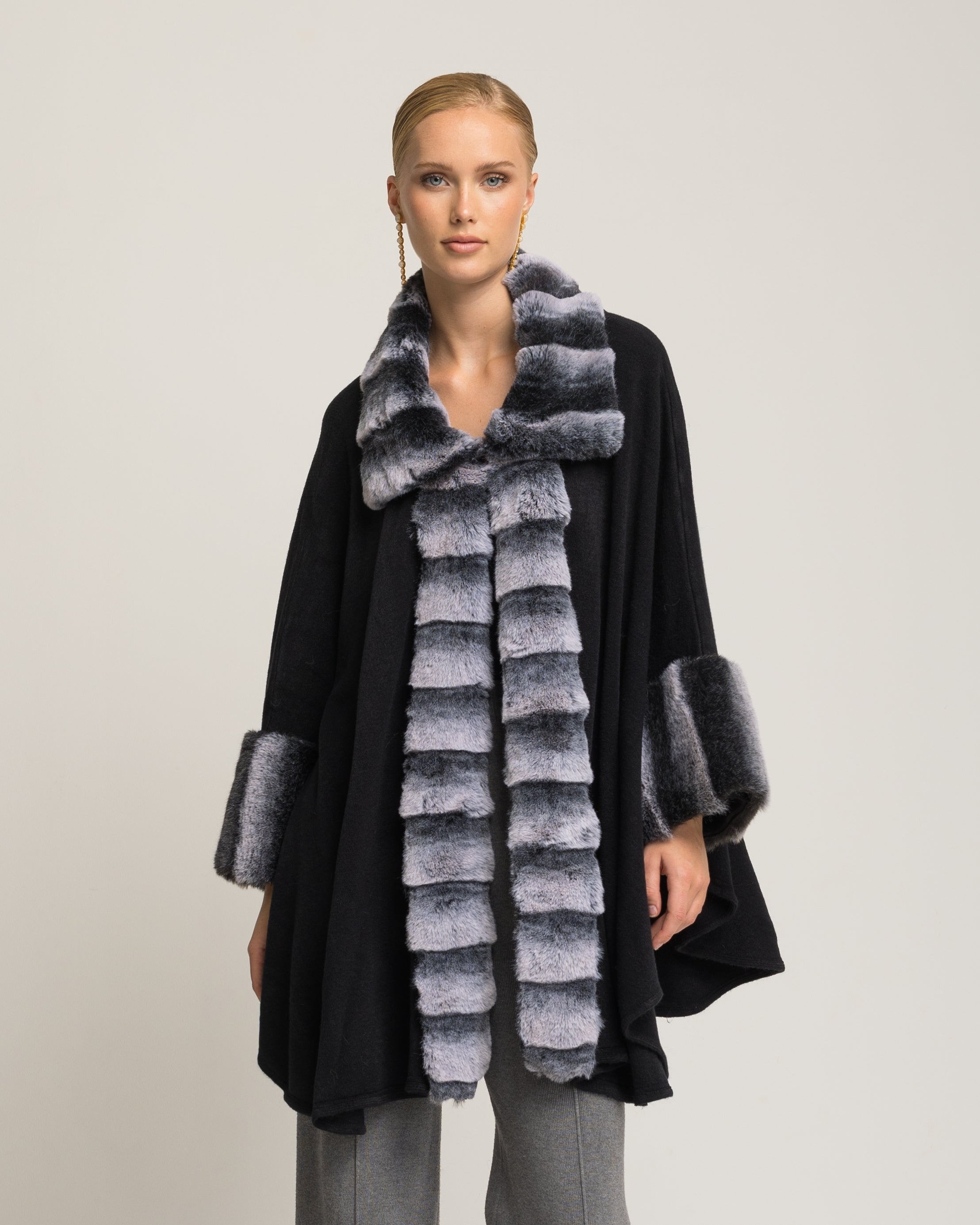 Poncho de mujer de pelo con cierre central - Niza - Negro Negro-1