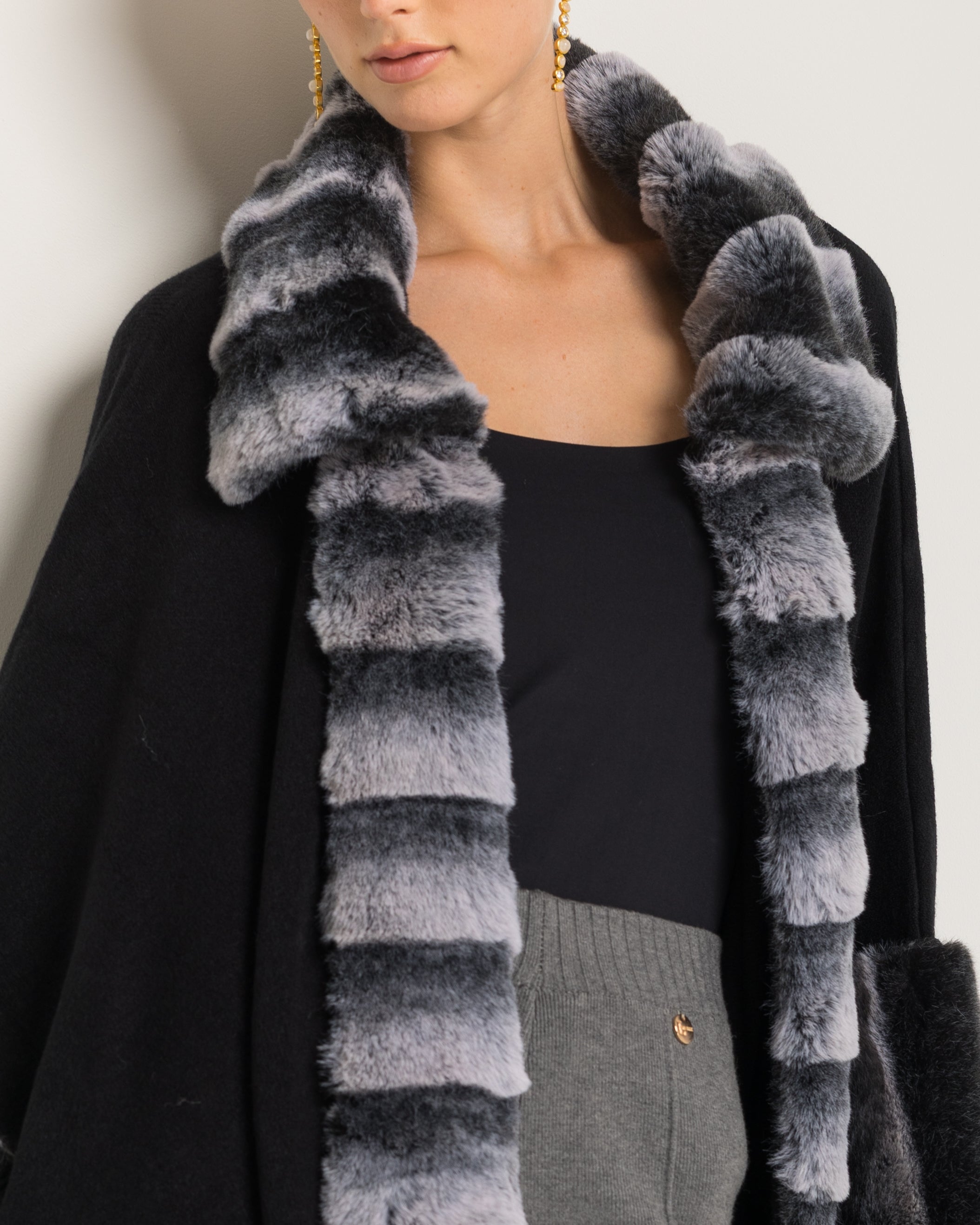 Poncho de mujer de pelo con cierre central - Niza - Negro Negro-6